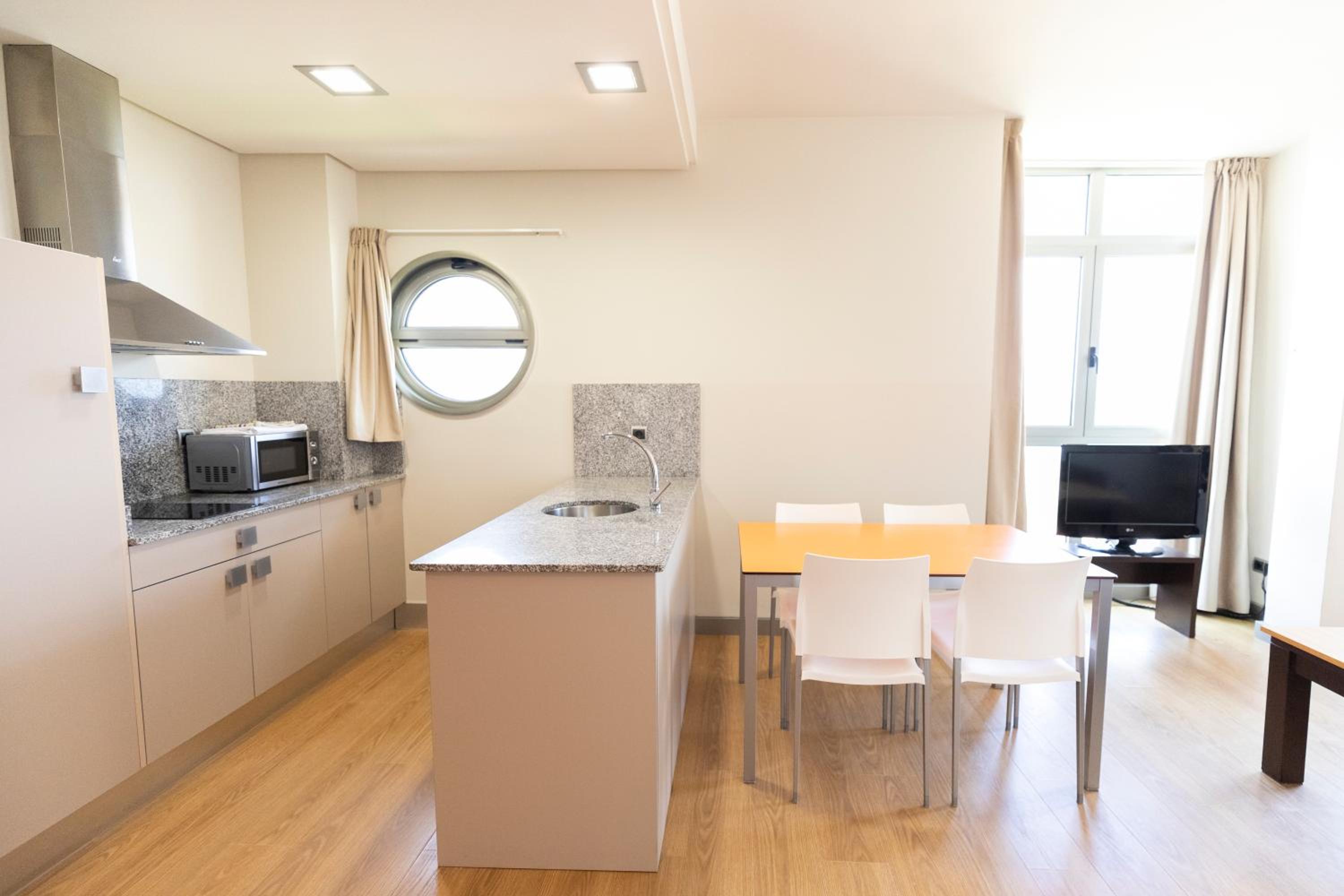 Apartamentos Maritimo Ris con garaje