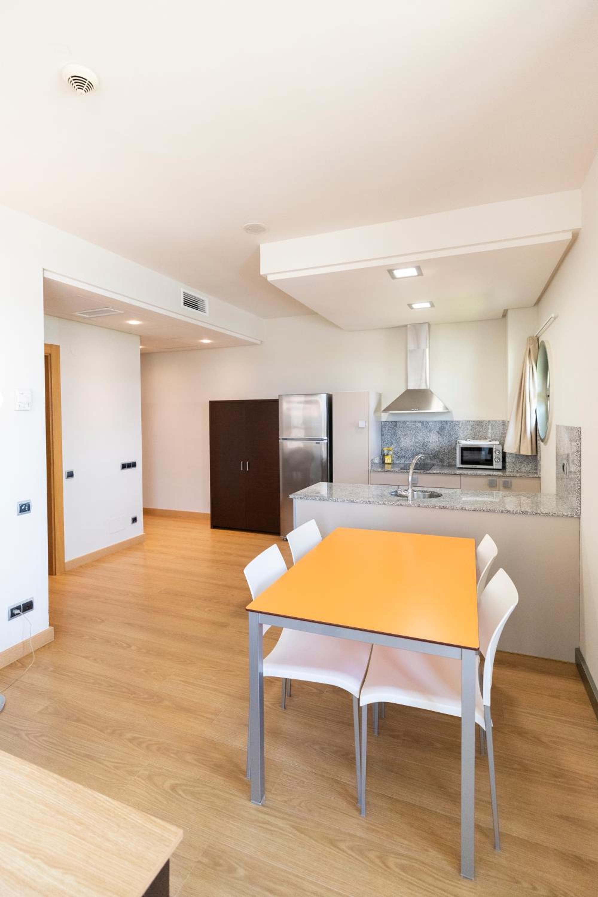 Apartamentos Maritimo Ris con garaje