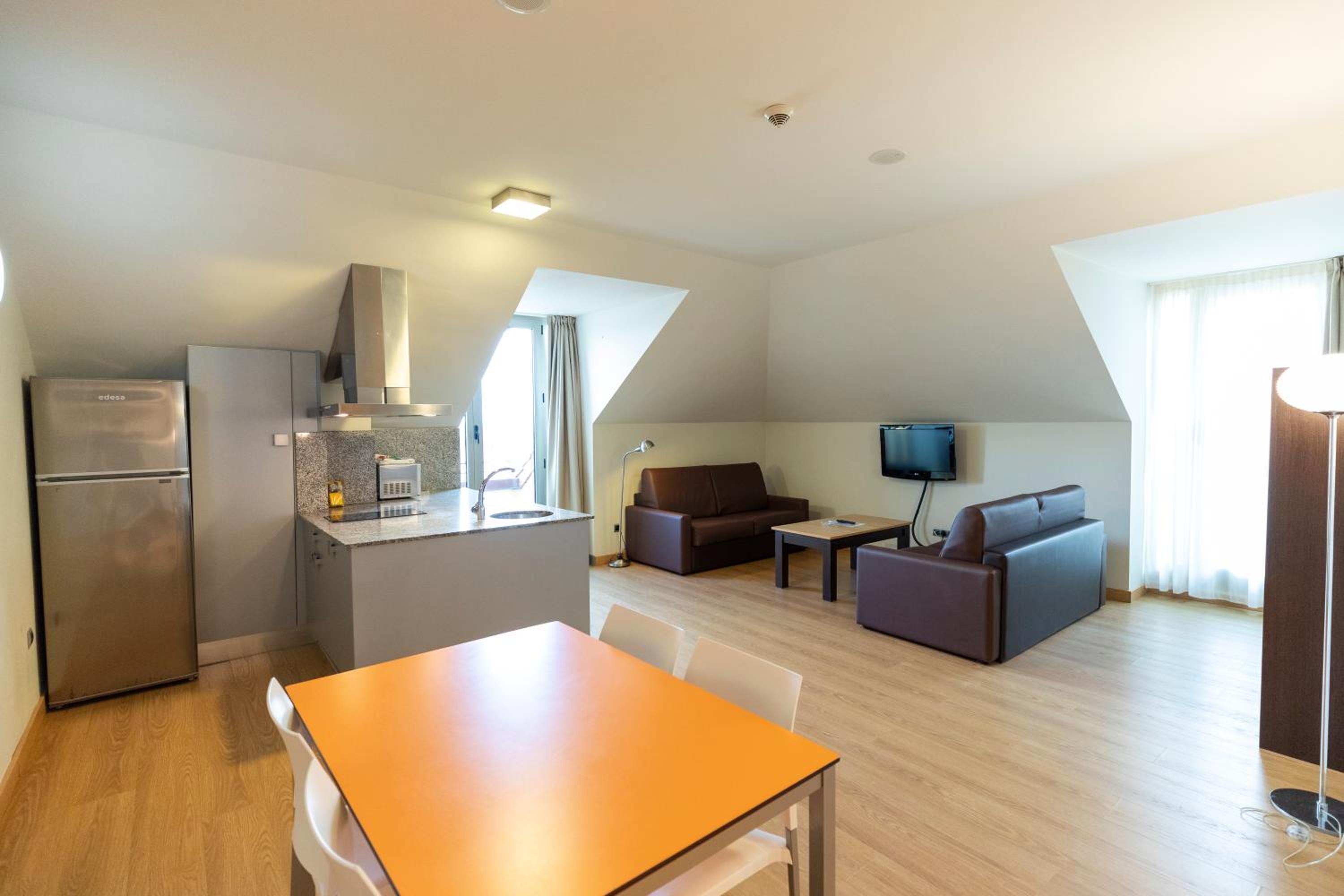 Apartamentos Maritimo Ris con garaje