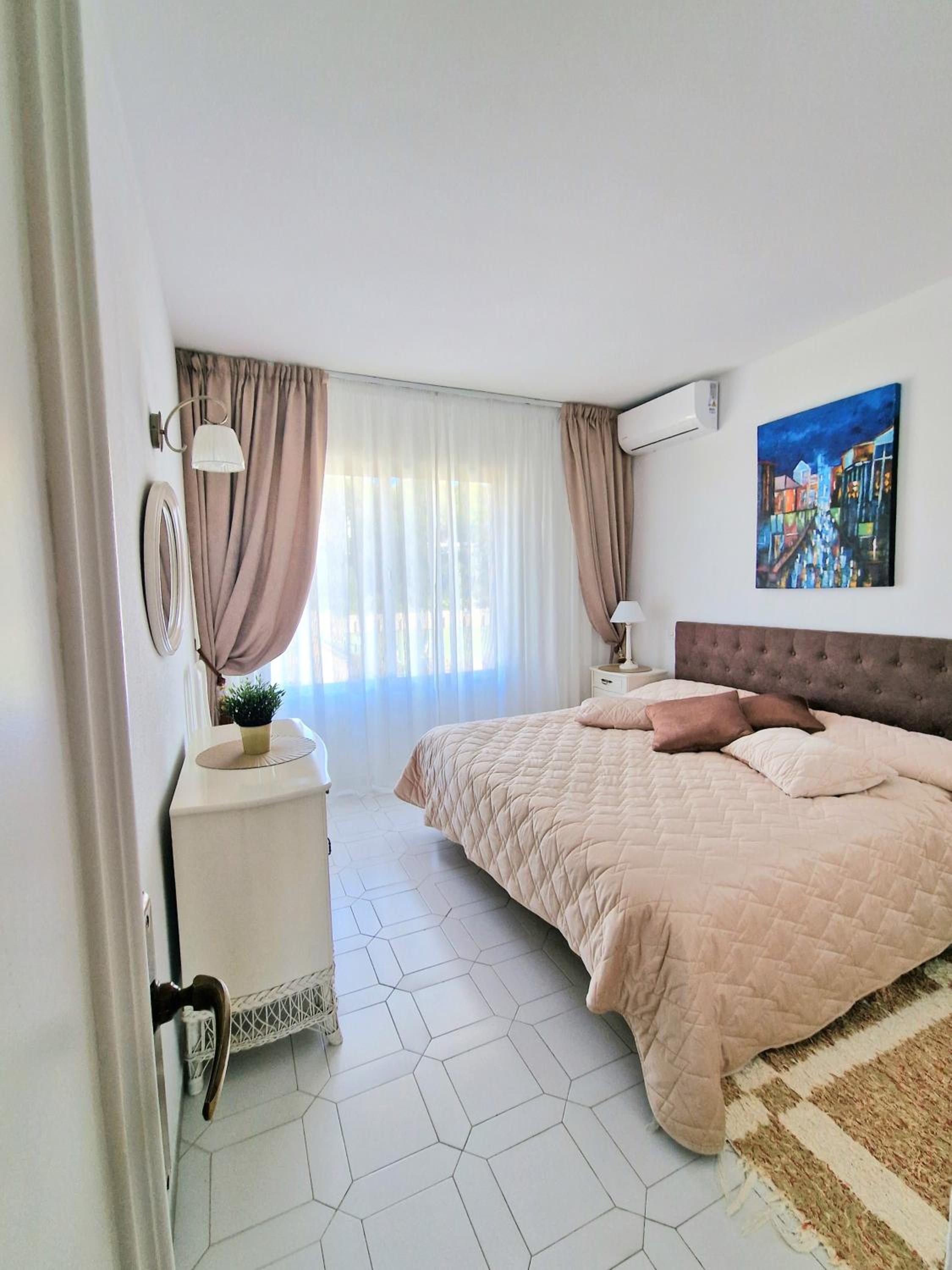 Happy in Holiday Miraflores Apartments