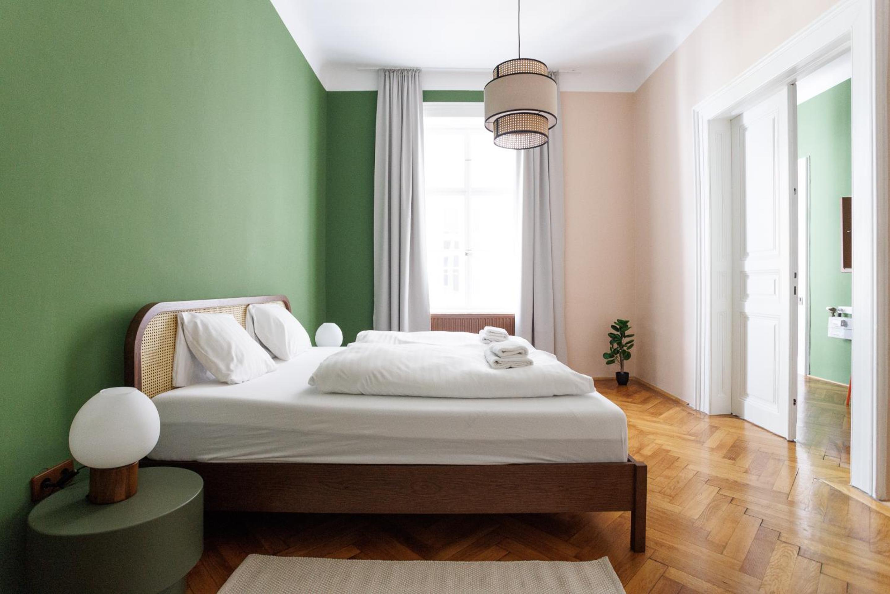 Stadtpark City Apartment is Calling - by 4ty3 Apartments