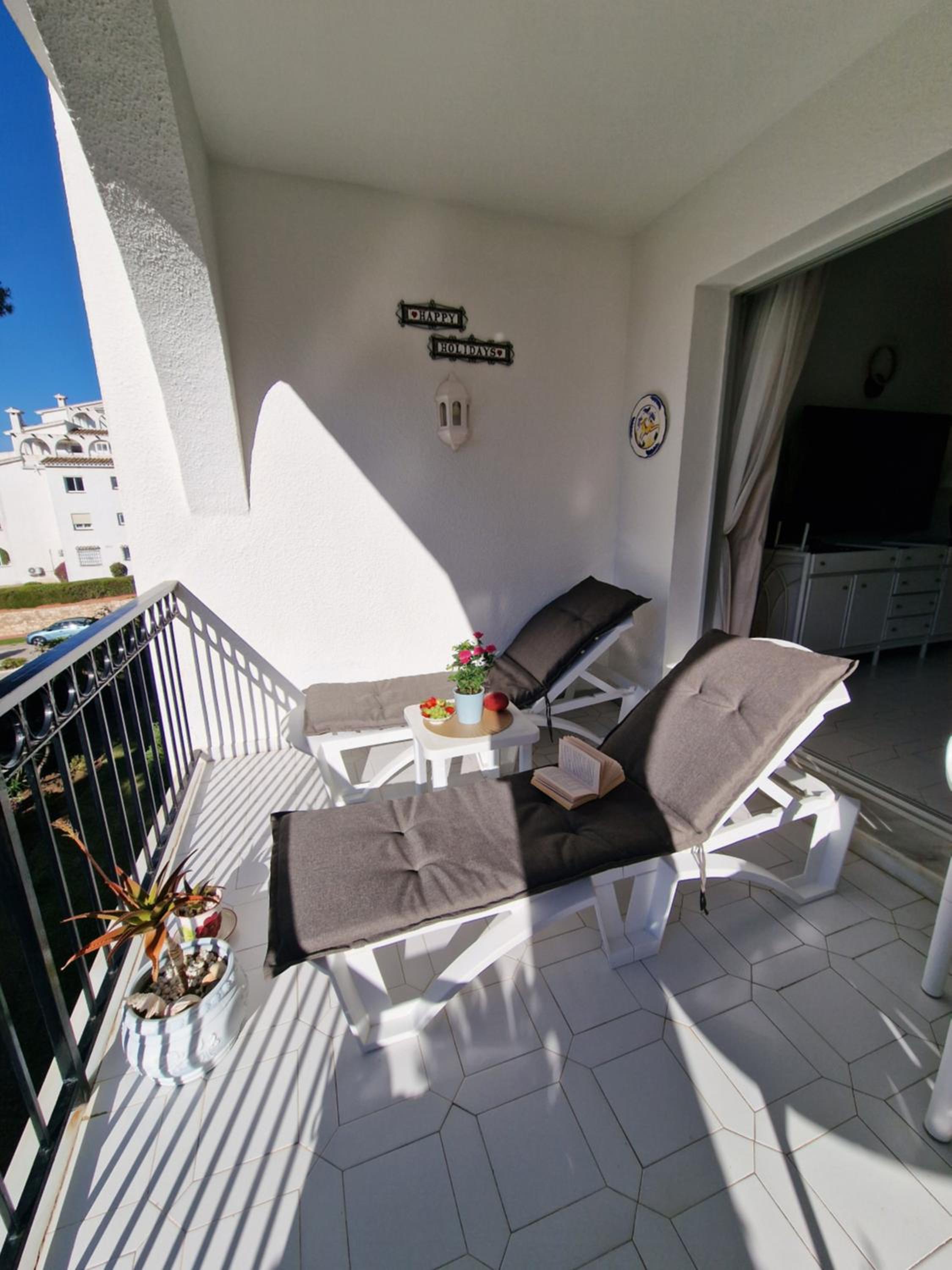 Happy in Holiday Miraflores Apartments