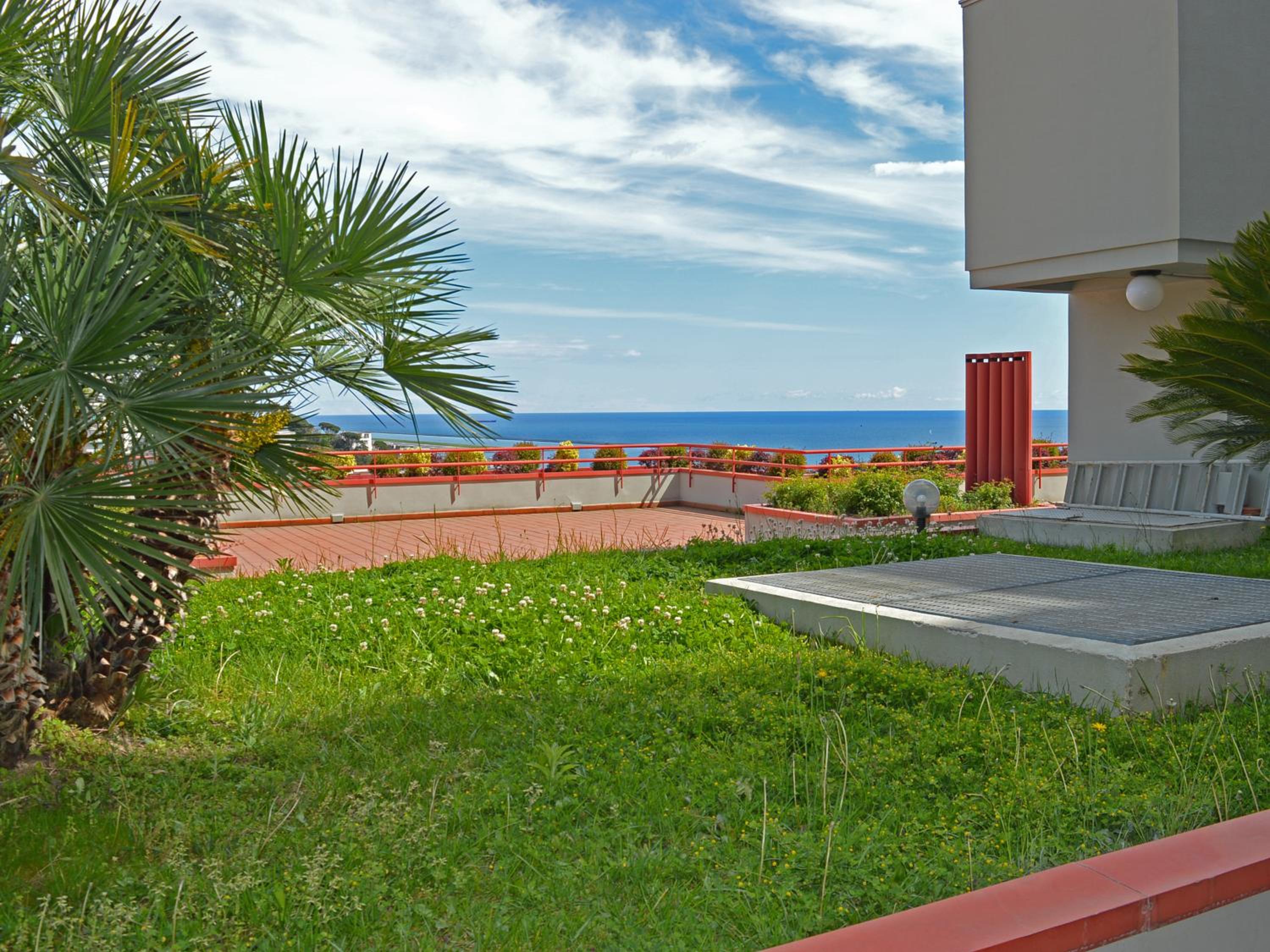 Casa Worlock by Holiday World view 4