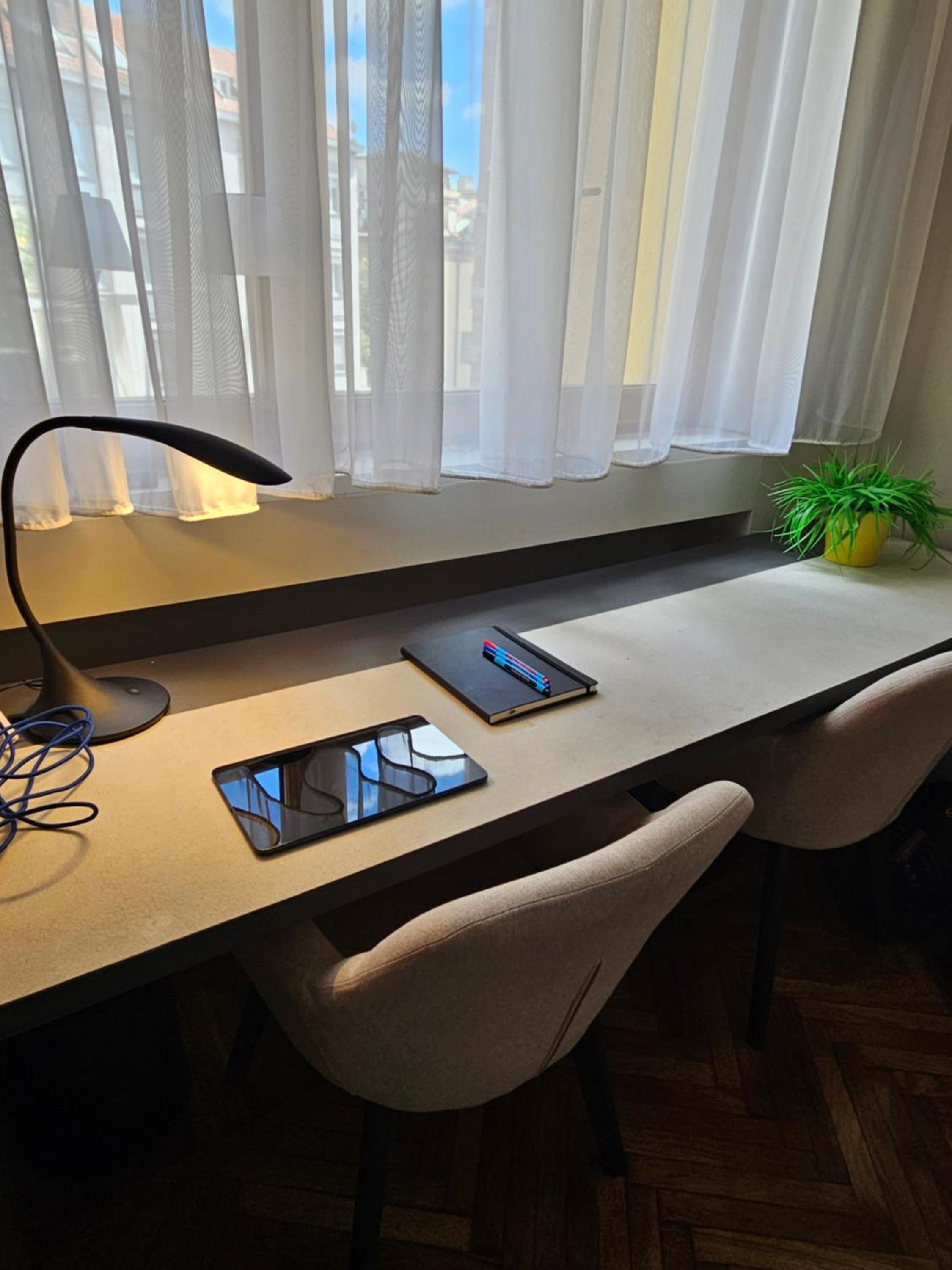 Exclusive top floor 2-bedroom flat