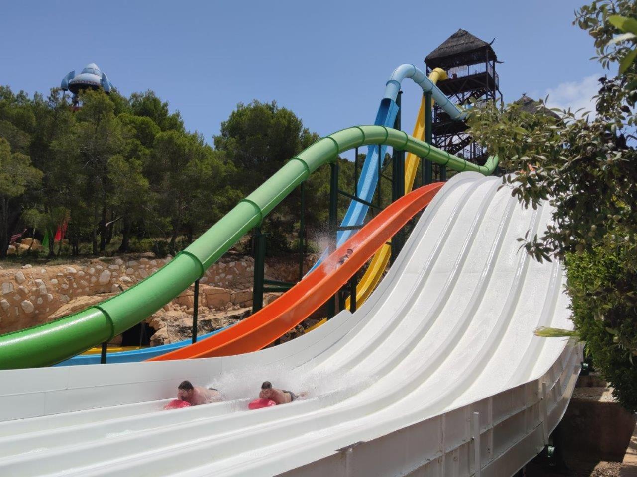 Casita con piscina comunitaria