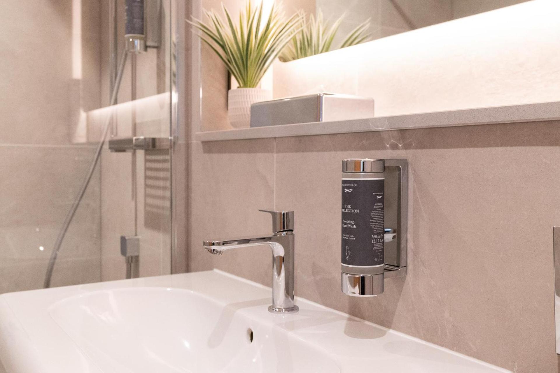 PREMIER SUITES Edinburgh Fountain Court — 10