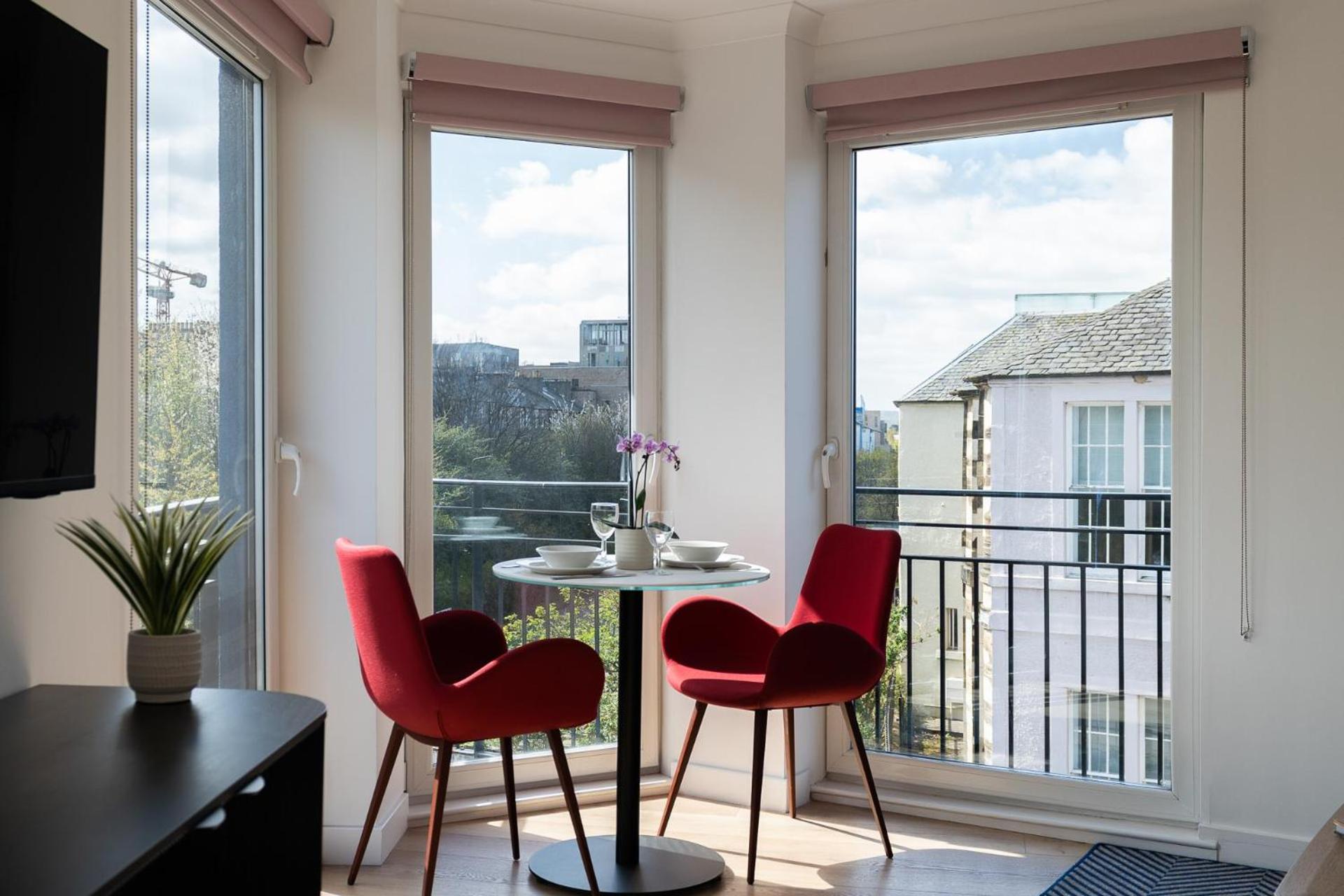 PREMIER SUITES Edinburgh Fountain Court — 12