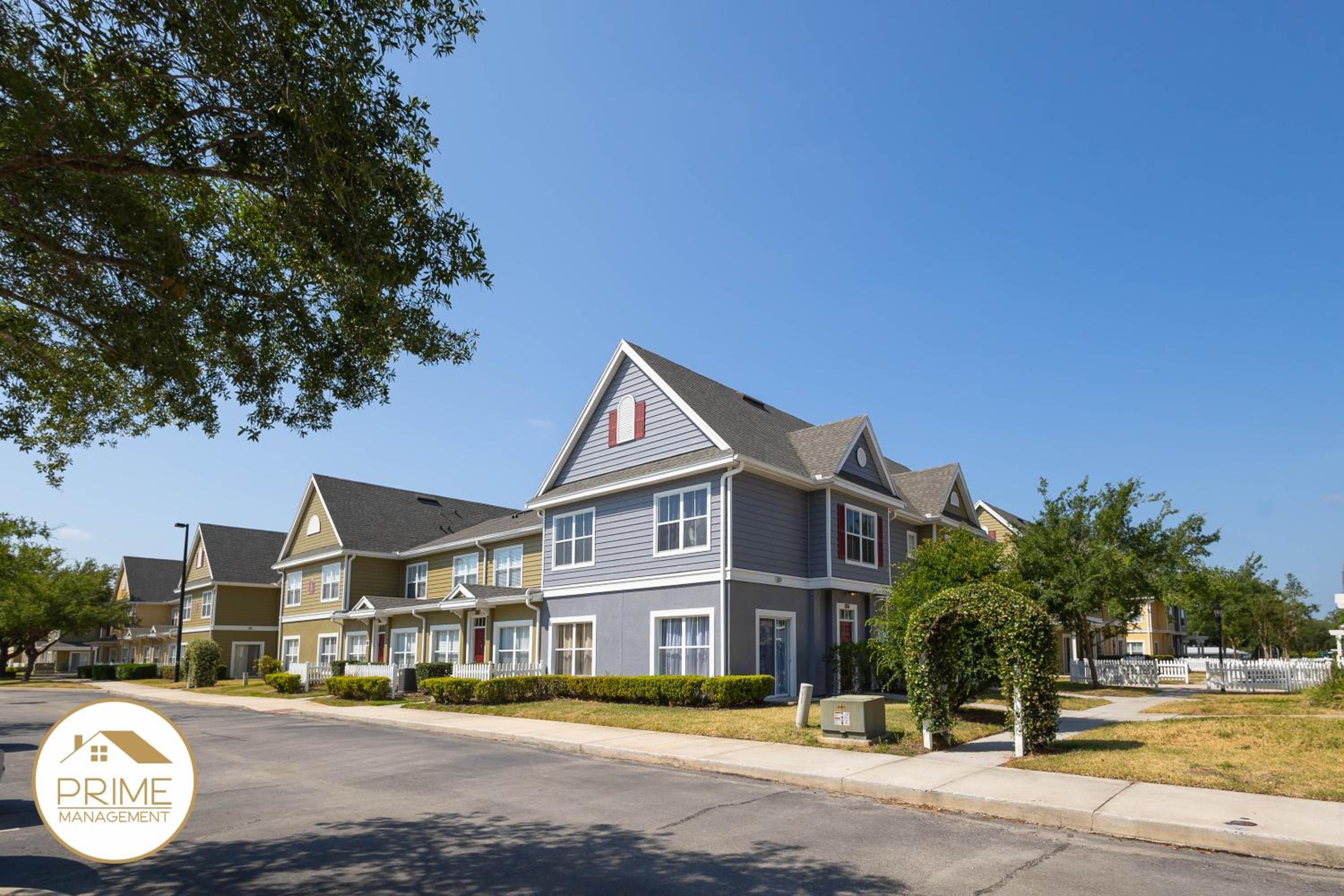 Cozy 4BD Villa Relax & Enjoy Near Disney view 2