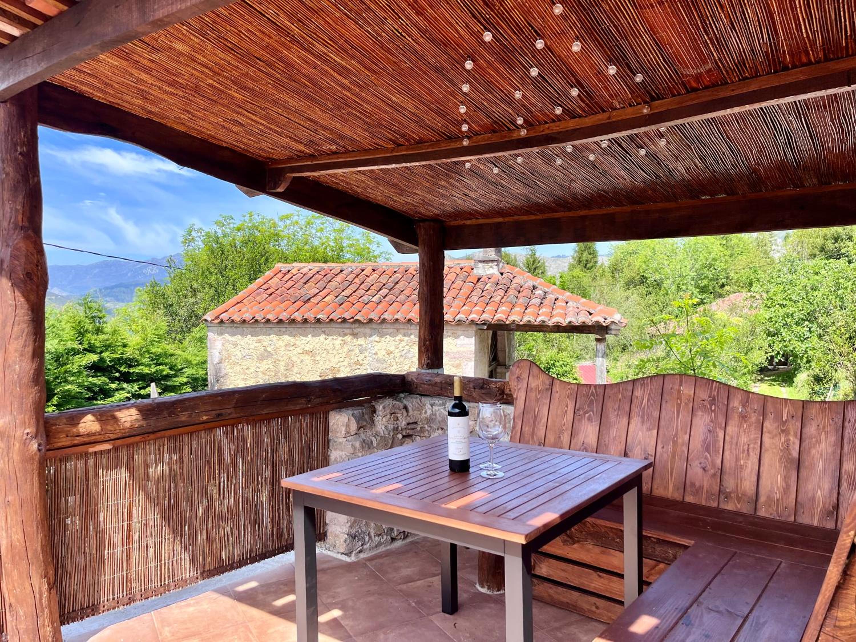 Asturias Retreats - Casa con vistas a la montaña entre Cangas de Onís y Ribadesella view 5