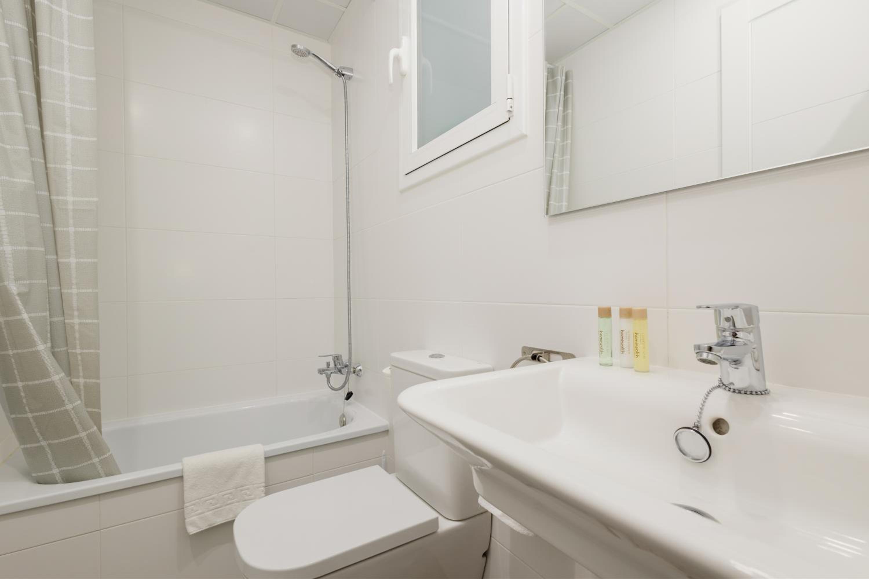 Contemporary 2 bedroom apartment in Nueva Andalucia