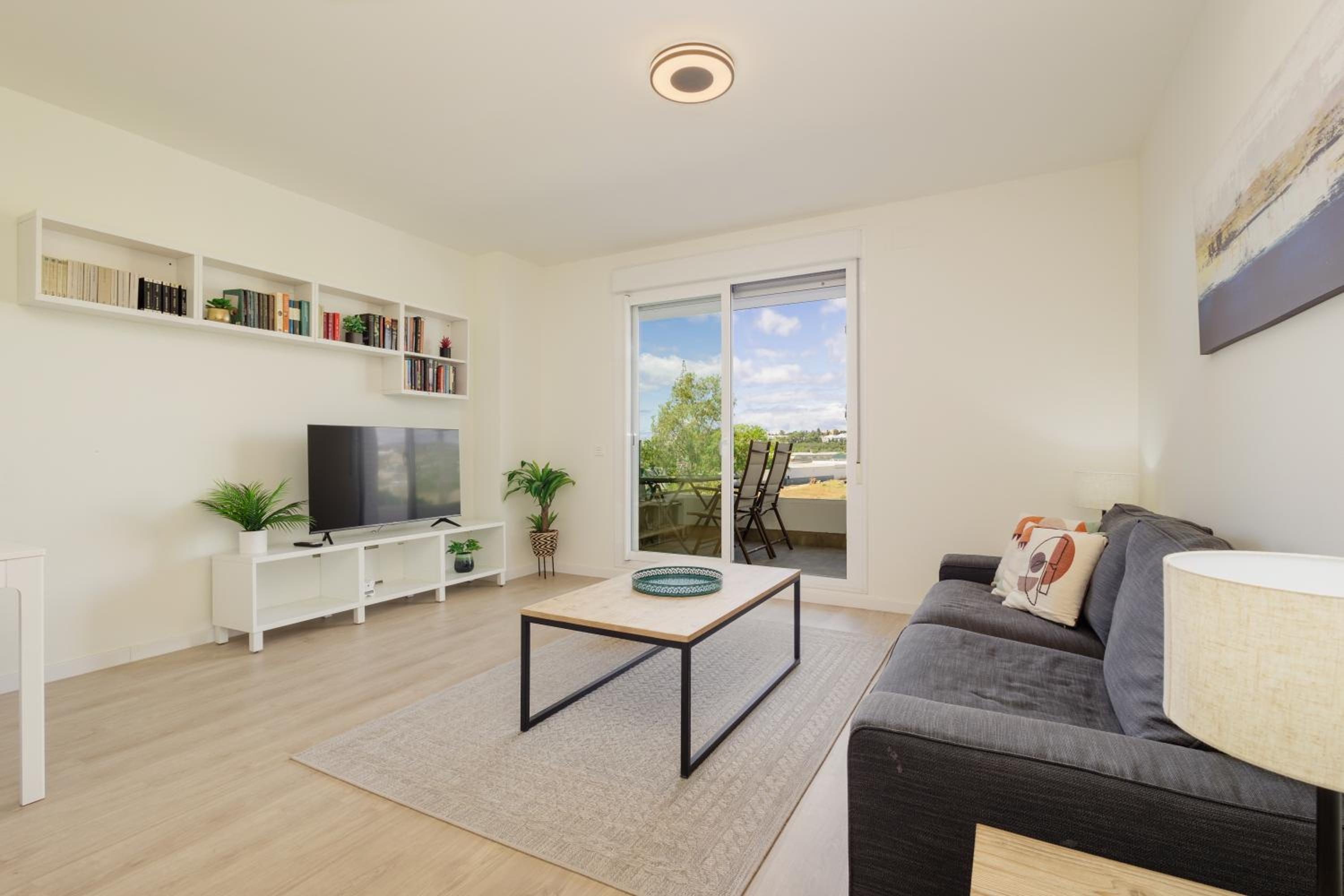 Contemporary 2 bedroom apartment in Nueva Andalucia
