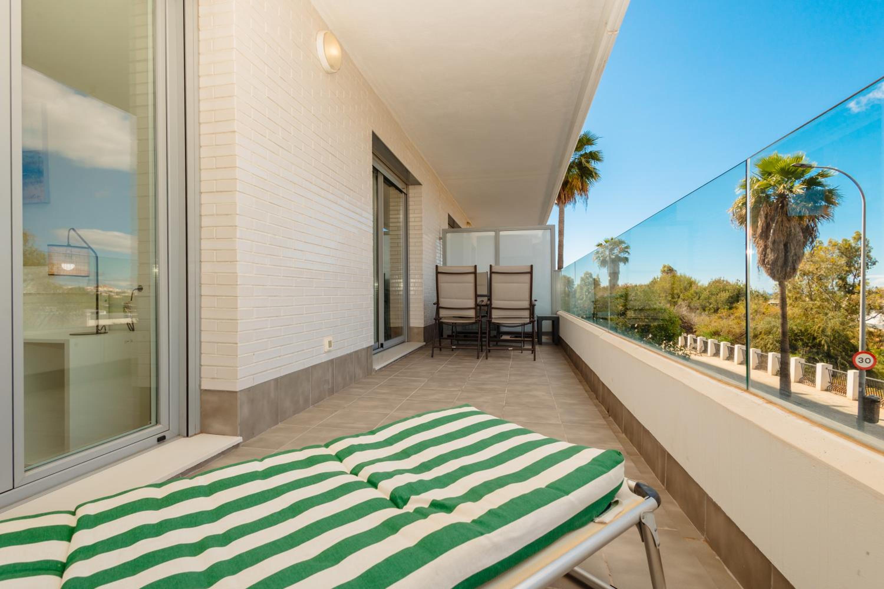 Contemporary 2 bedroom apartment in Nueva Andalucia