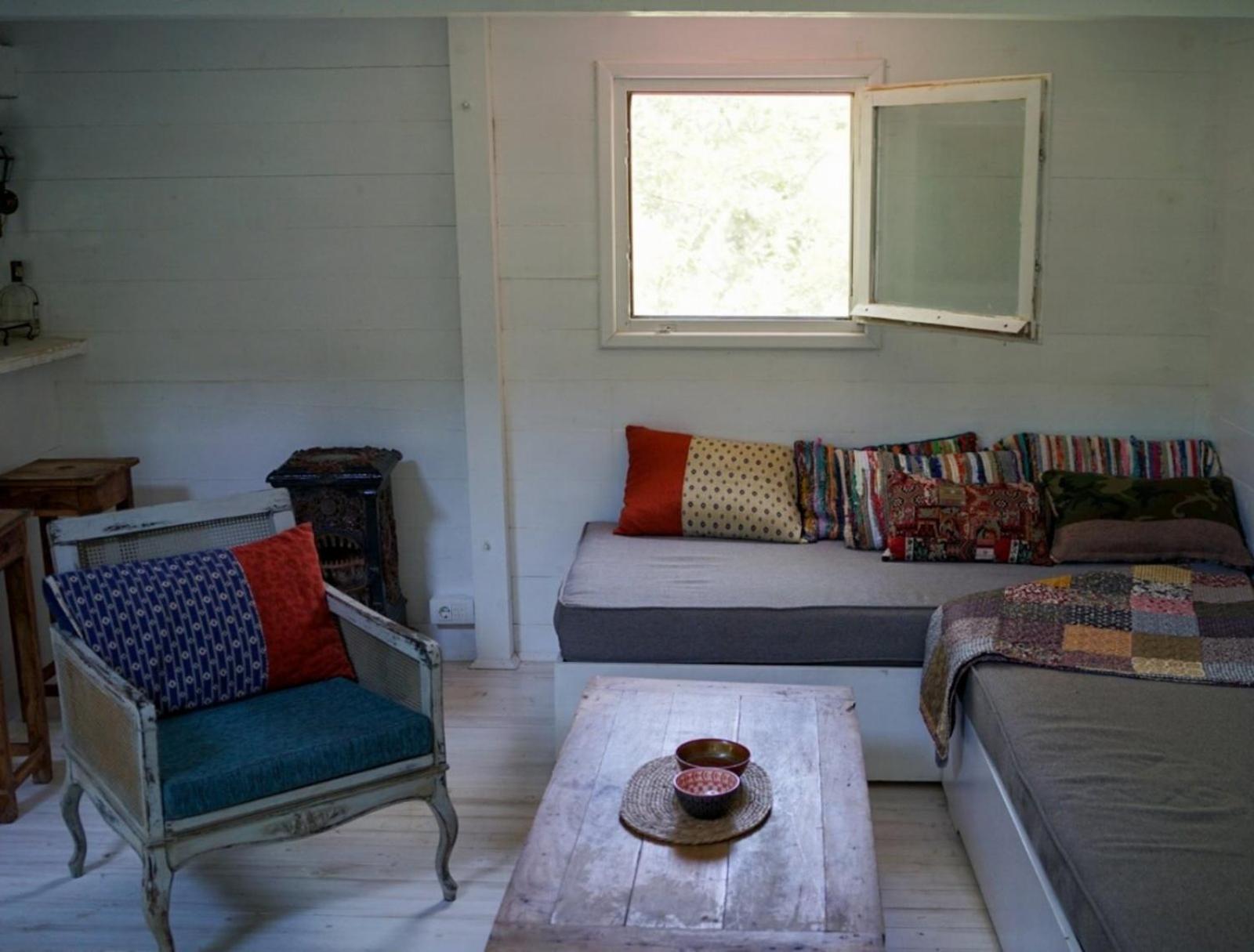 White Apartman