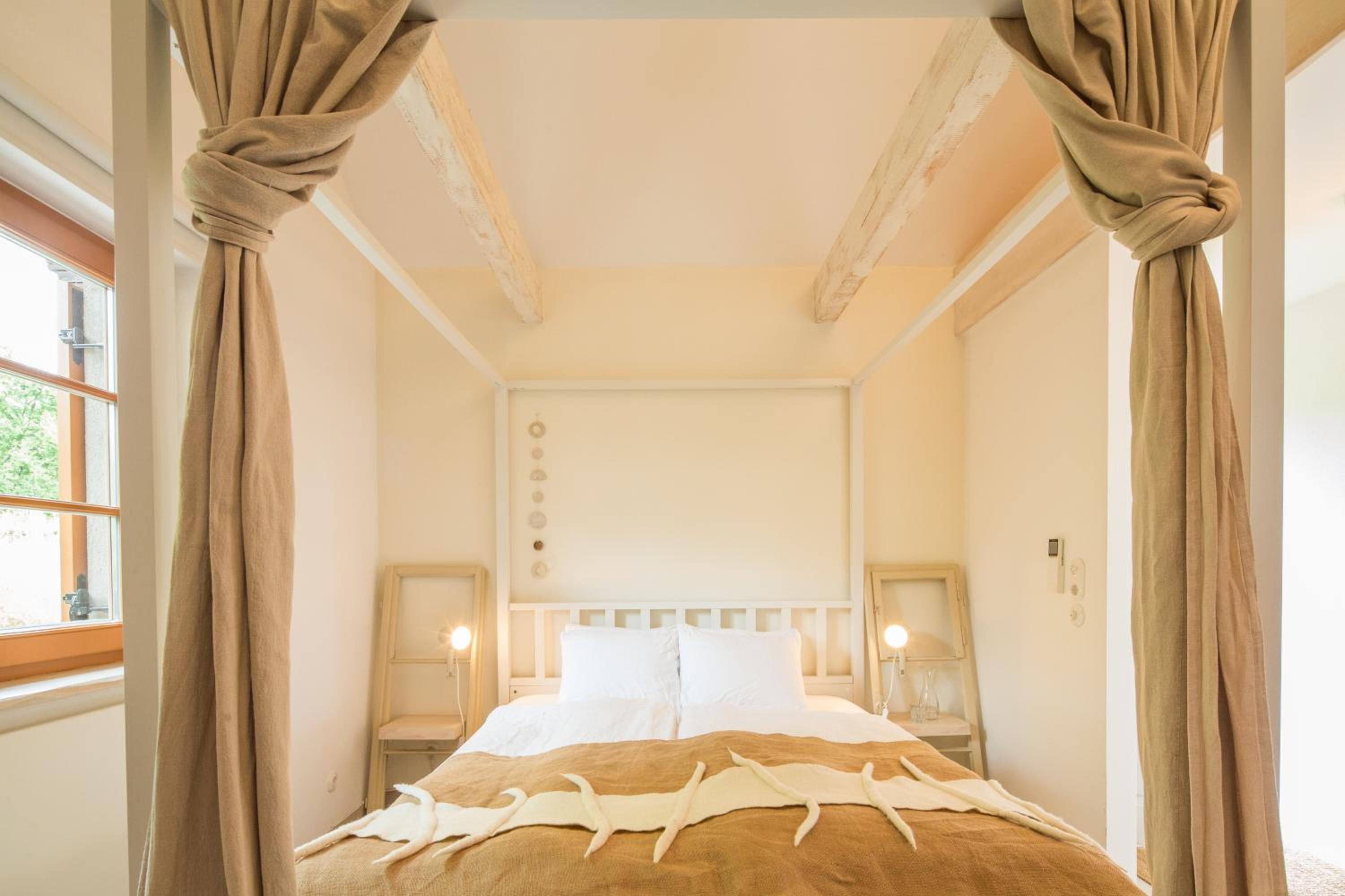 Weinloft I by WEINLOFTS