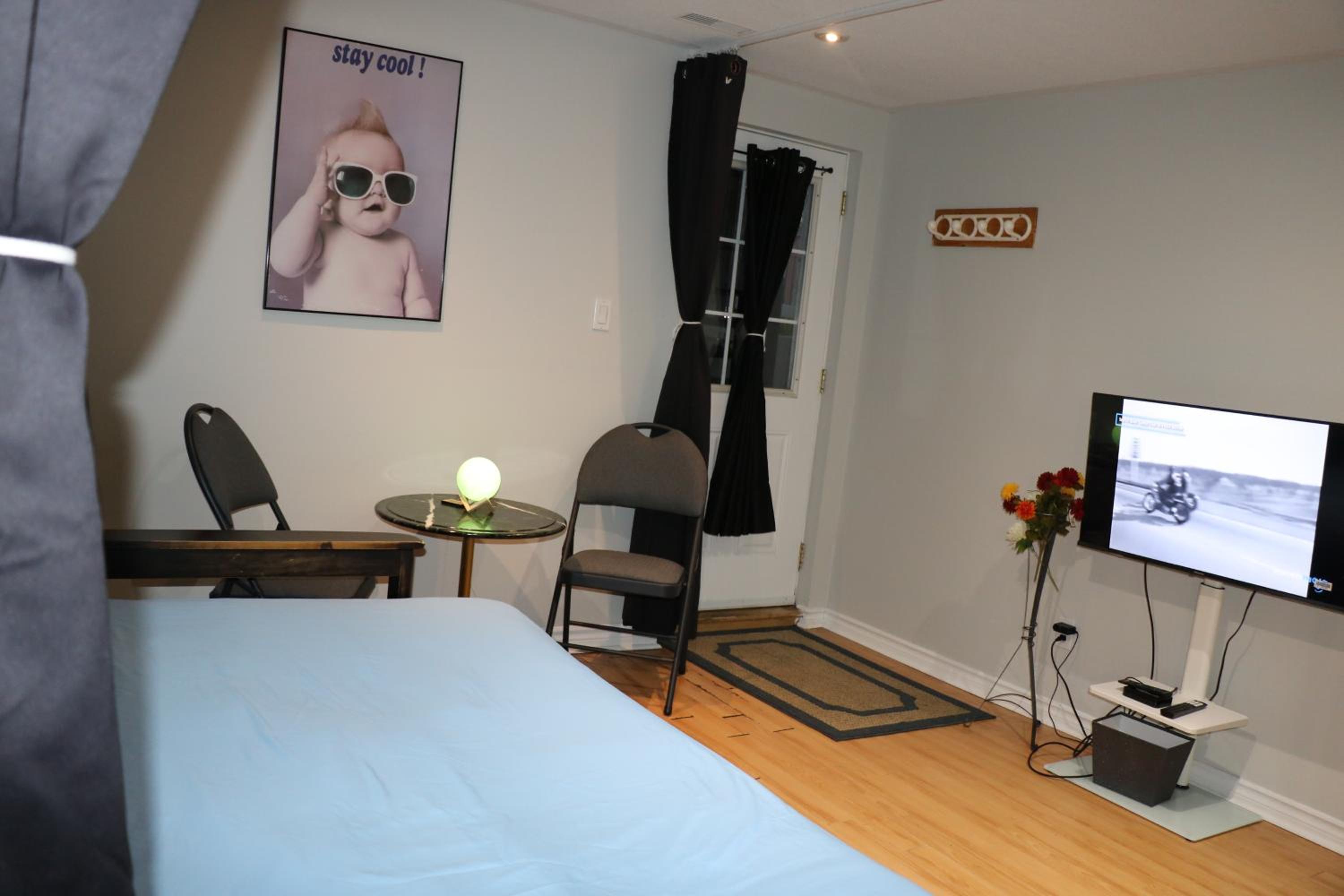 Your Own Suite-Modern Charm Hideaway Near Tor Airpt