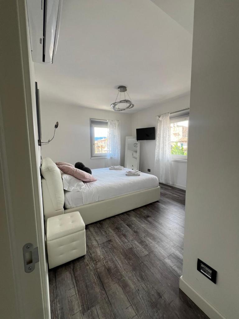Caivano Rooms New Opening view 2