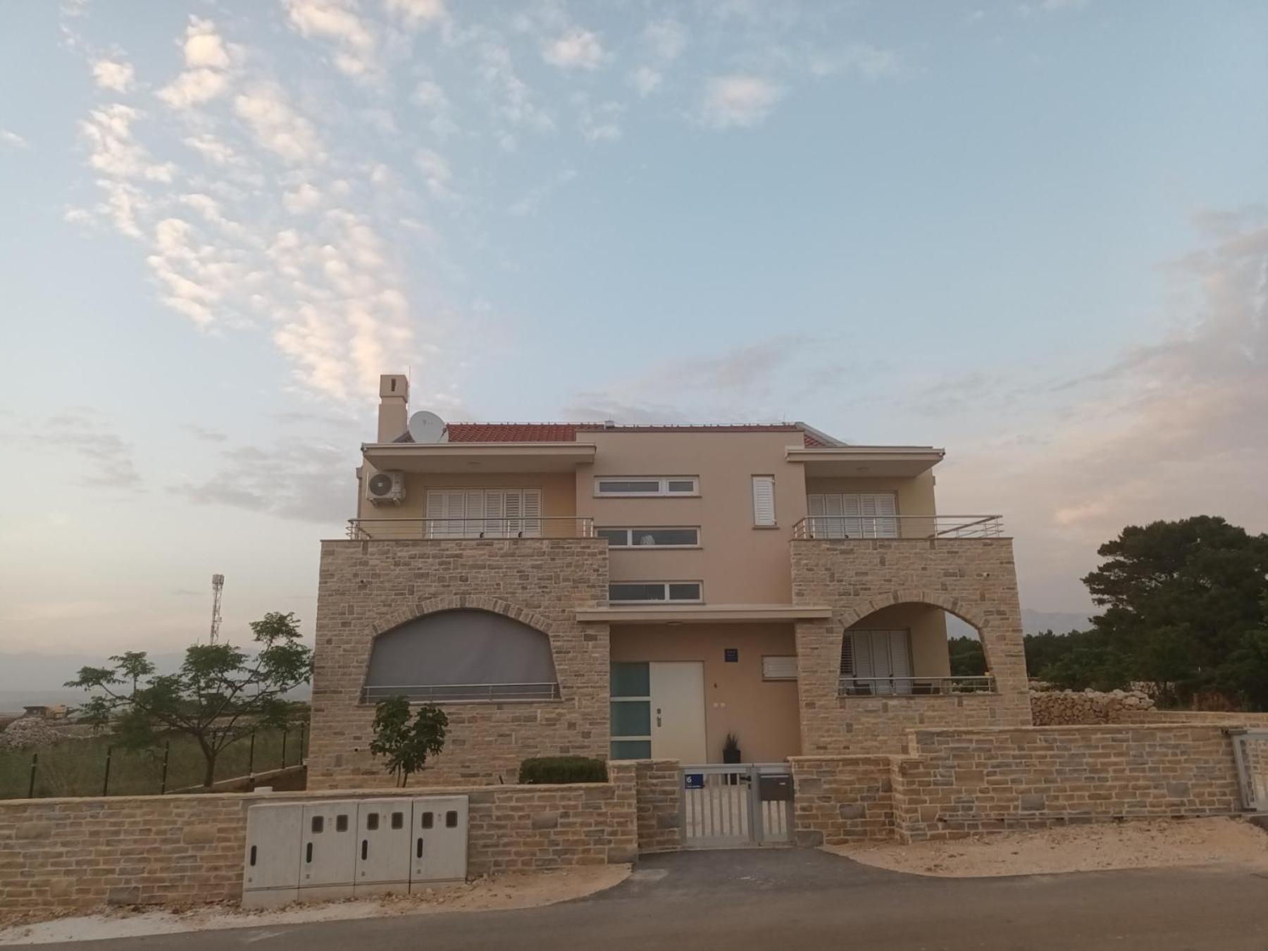 Apartmani Lucija