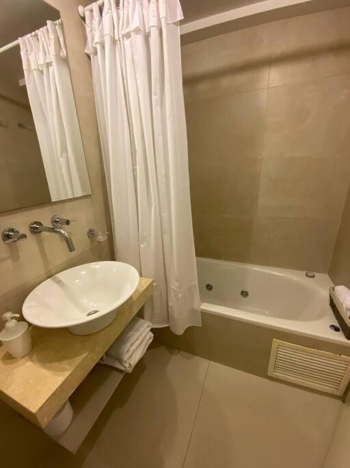 Impecable estudio en lujoso edificio en Caballito