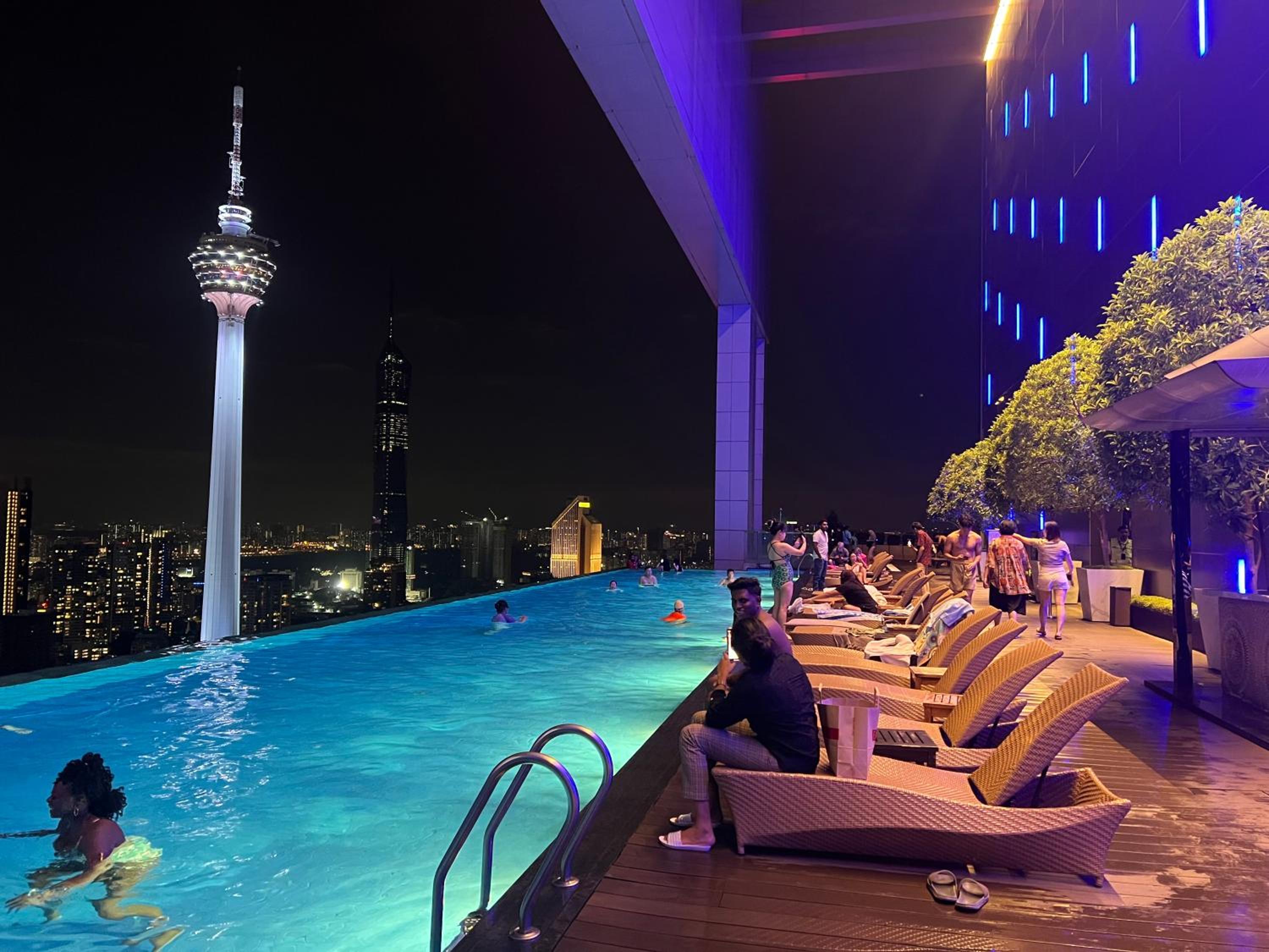 The Platinum Suites KLCC by MOON-SKY