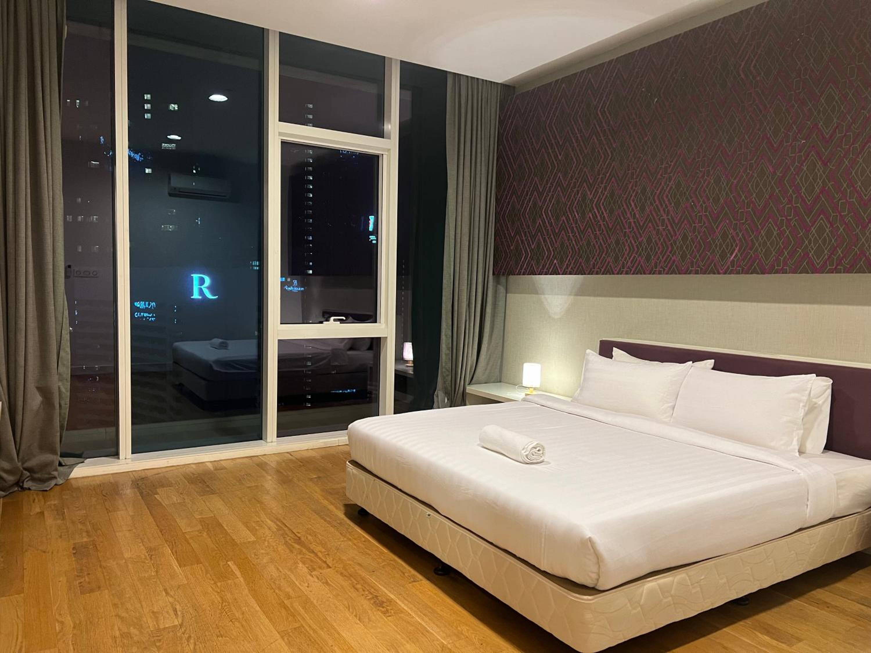 The Platinum Suites KLCC by MOON-SKY