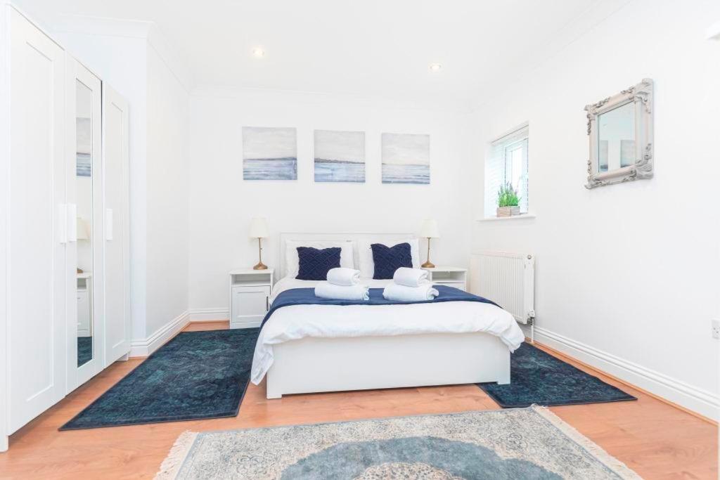 VIEWPOINT 1 by BOURNECOAST - A Clifftop Apartment with Garden and Parking - FM827 view 4