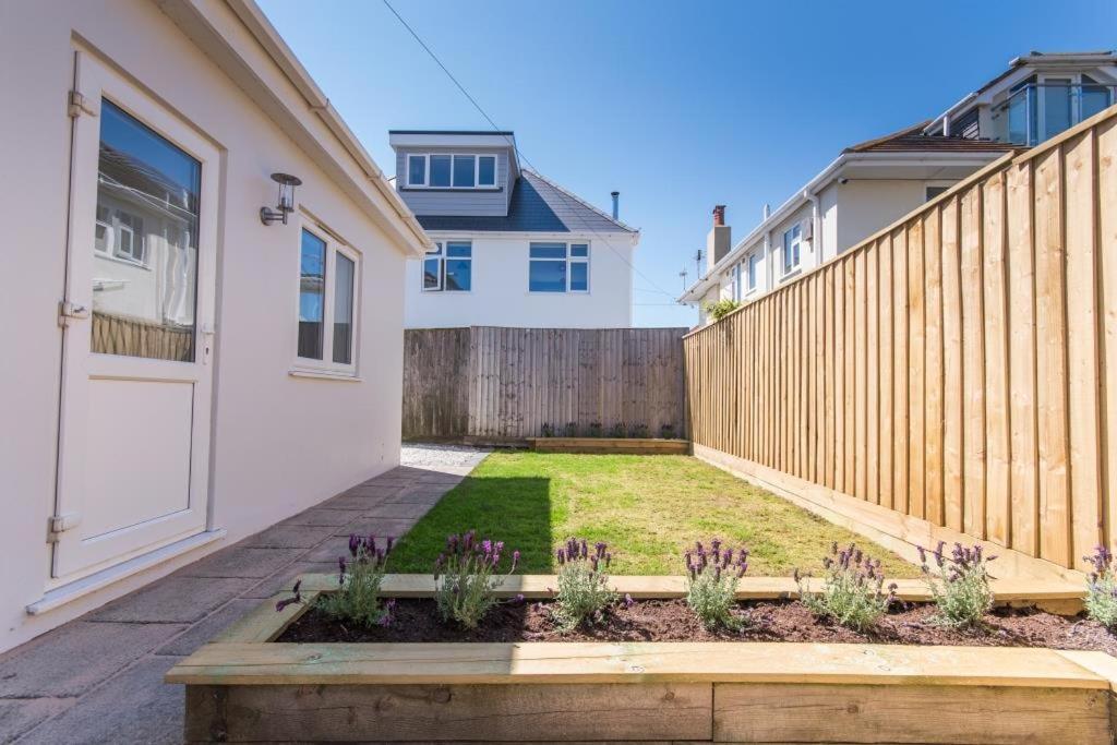 VIEWPOINT 1 by BOURNECOAST - A Clifftop Apartment with Garden and Parking - FM827 view 5