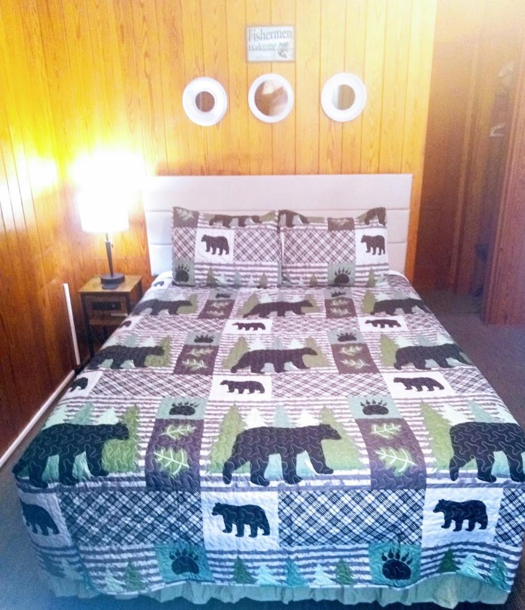 The Evening Shade River Lodge and Cabins