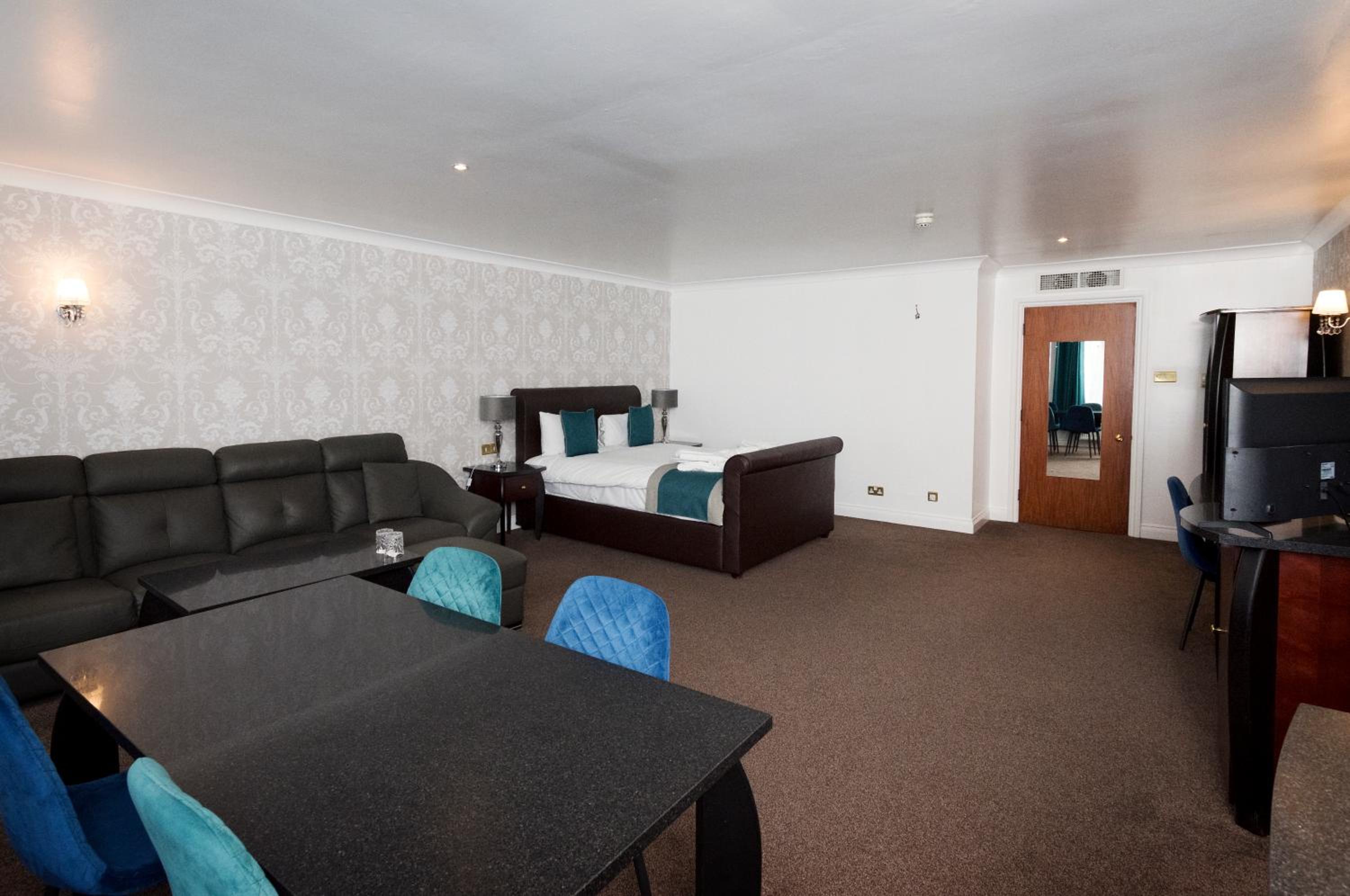 Hook Vacations - Basingstoke Country Hotel  Spa - Property Image 4