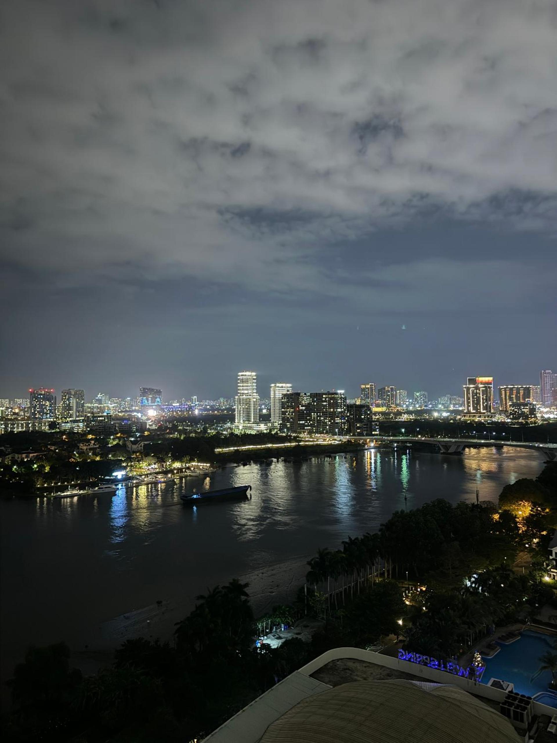 Vinhomes Apartments Serviced