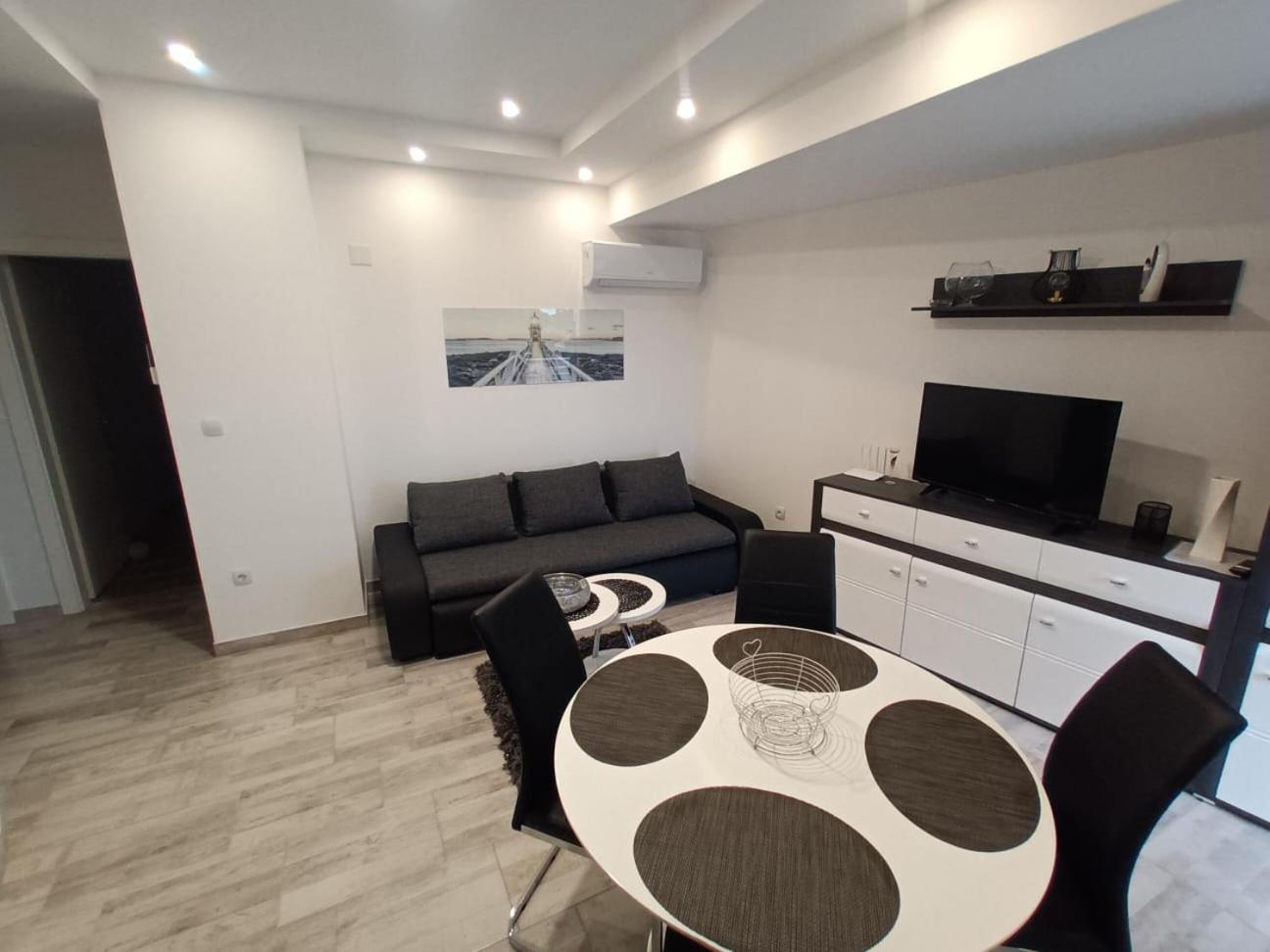 Apartmani Lucija