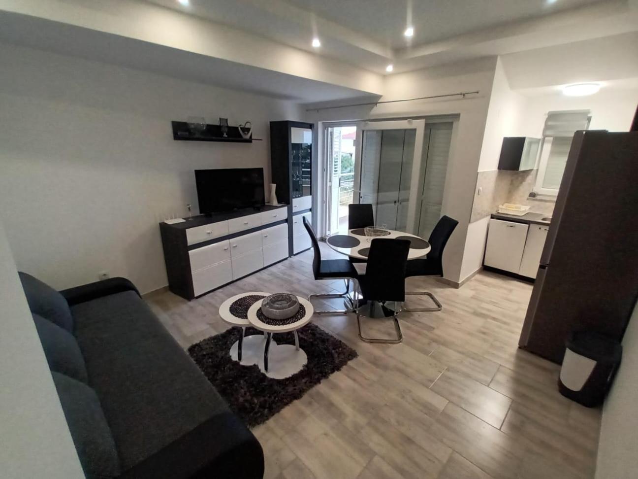 Apartmani Lucija