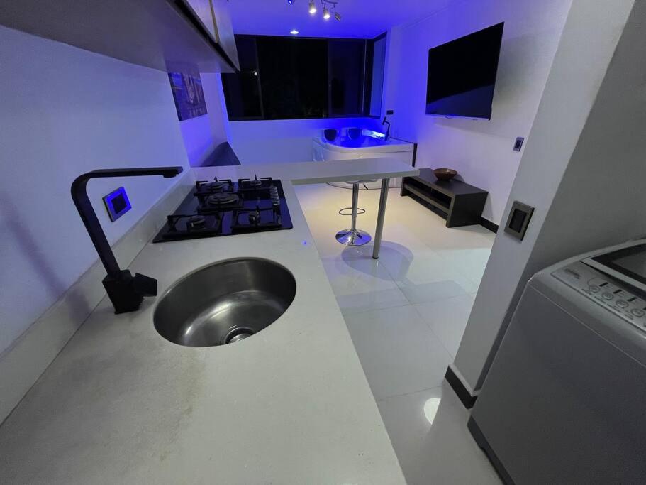 Laureles best location with Jacuzzi and AC