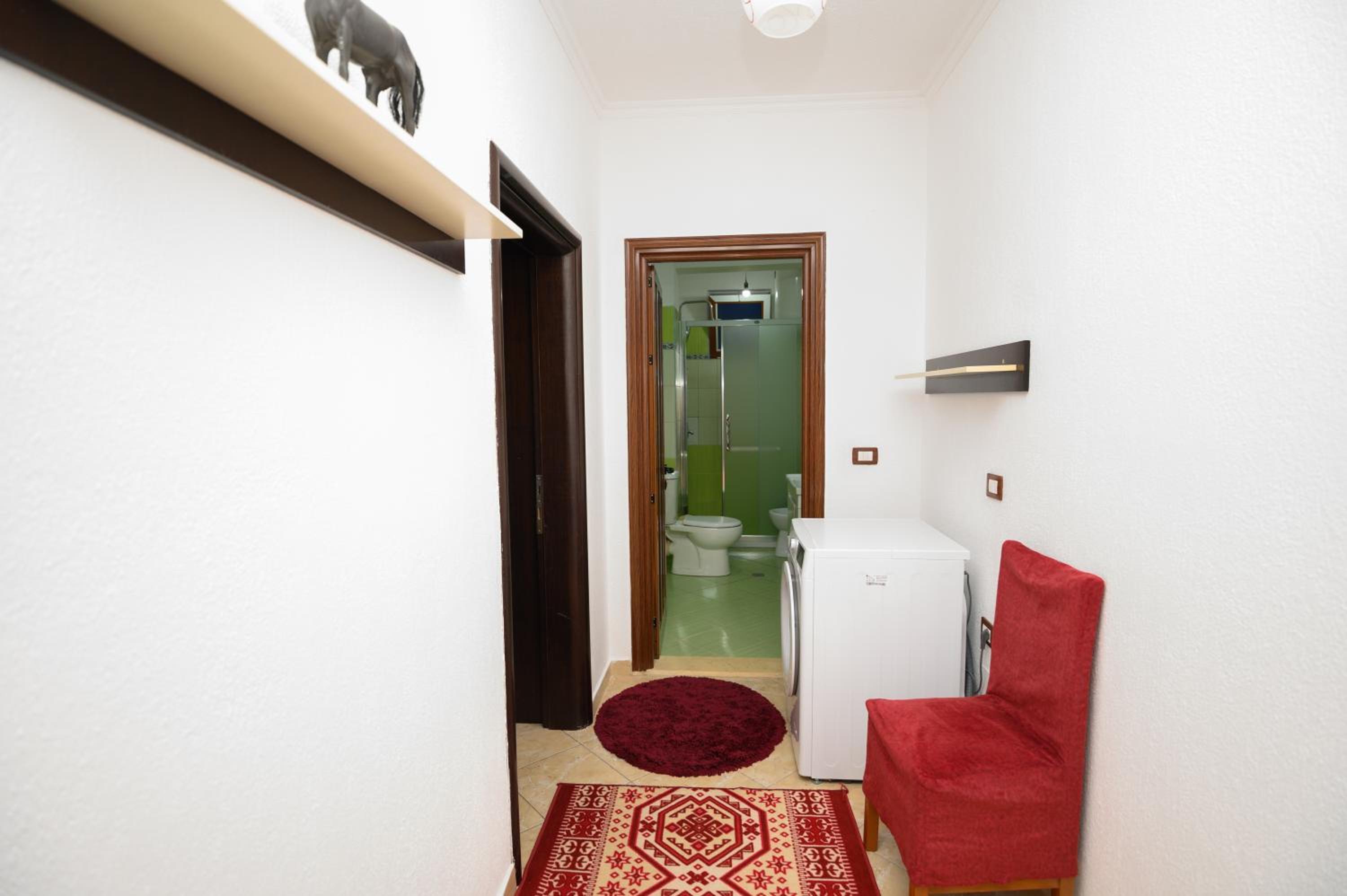 Shuli's Apartments photo 2