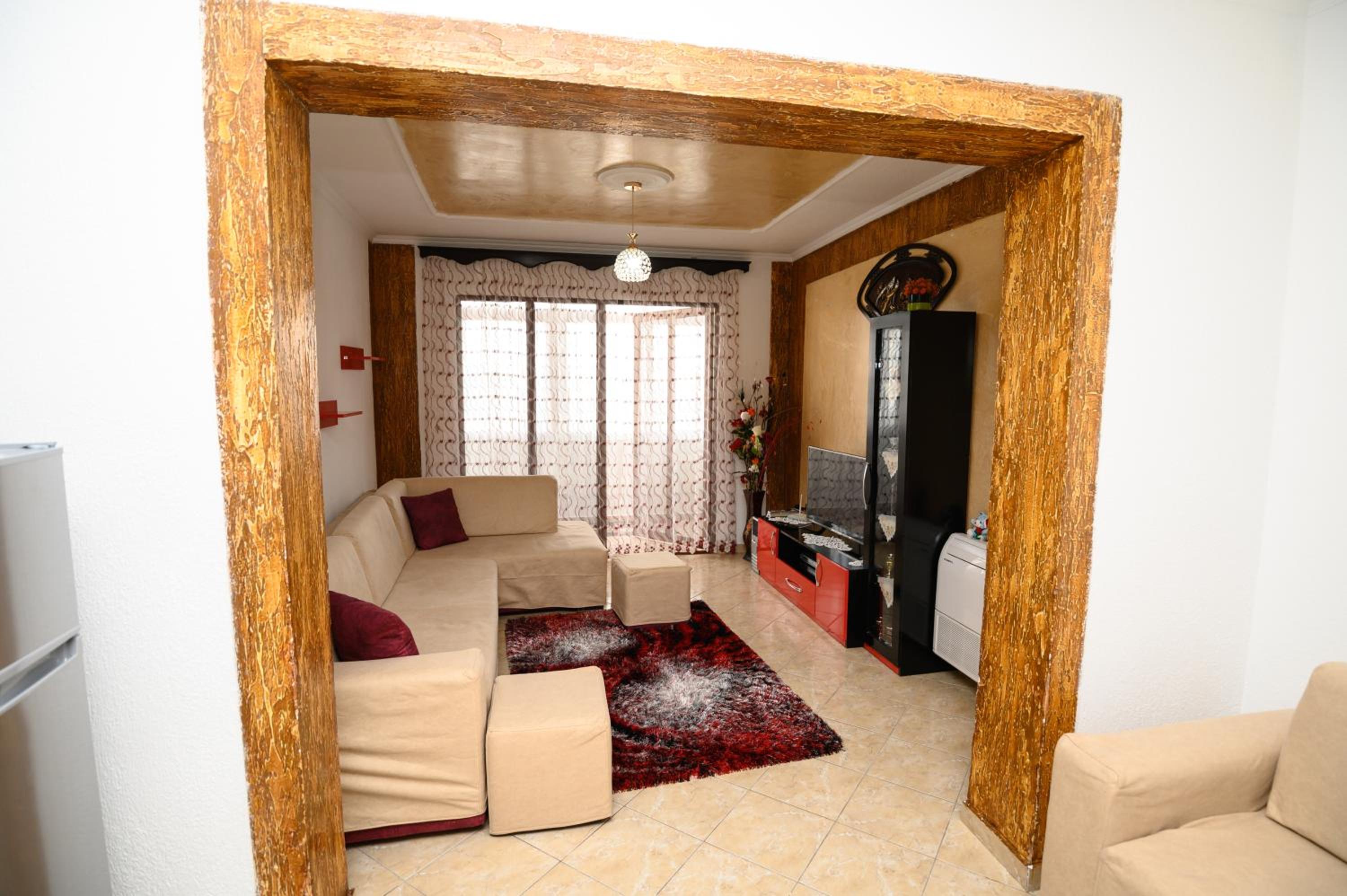 Shuli's Apartments
