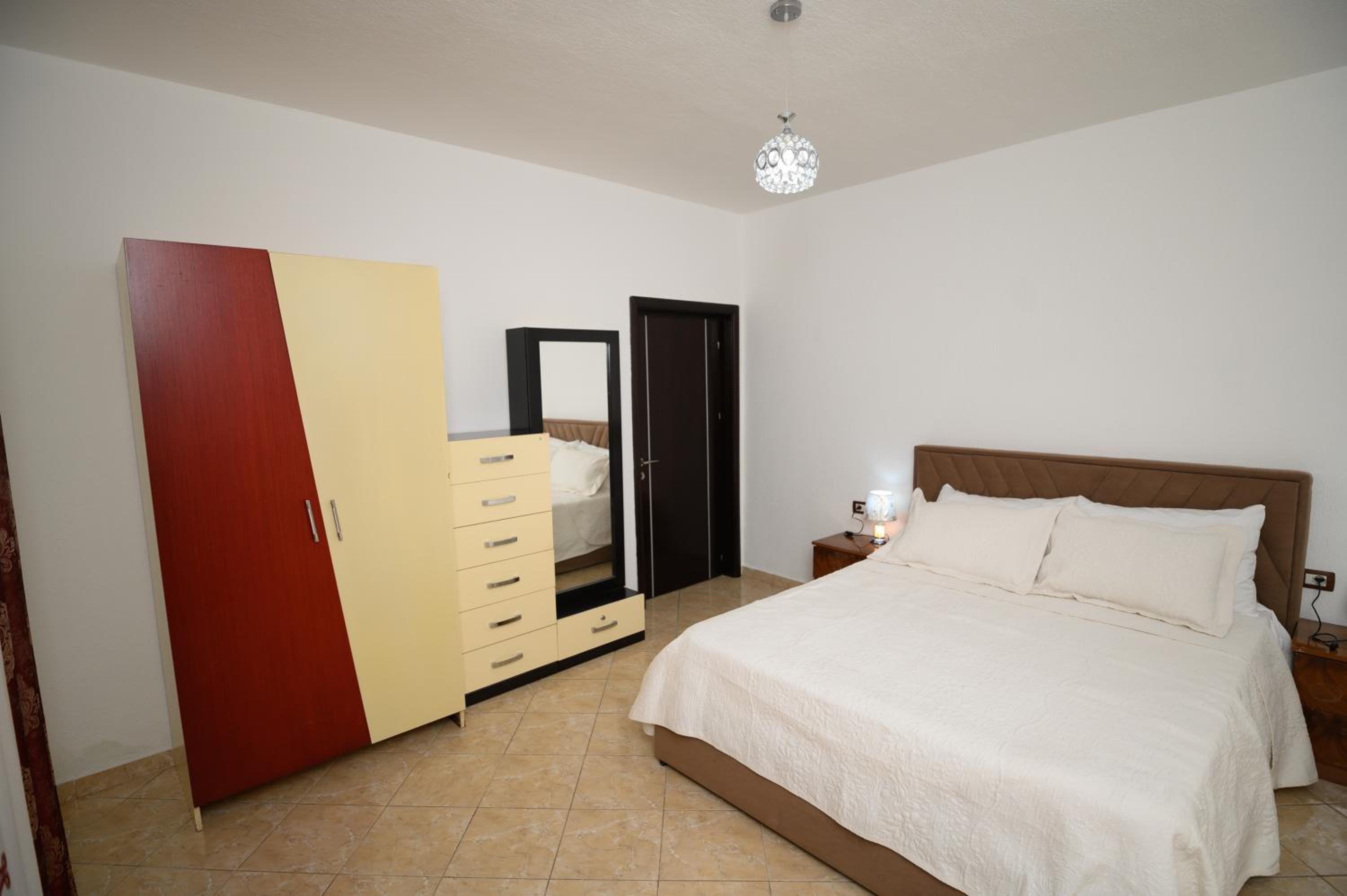 Shuli's Apartments