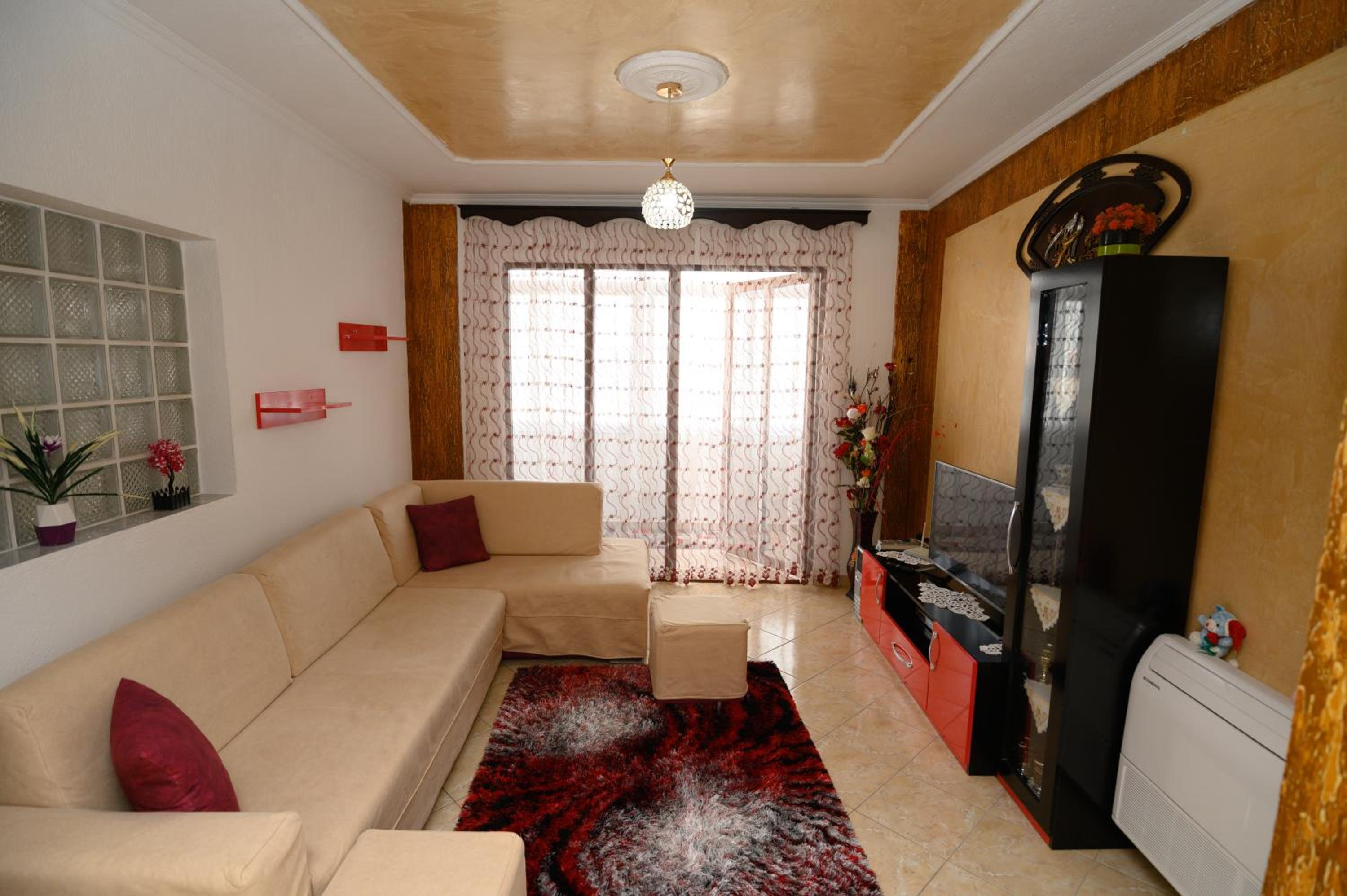 Shuli's Apartments