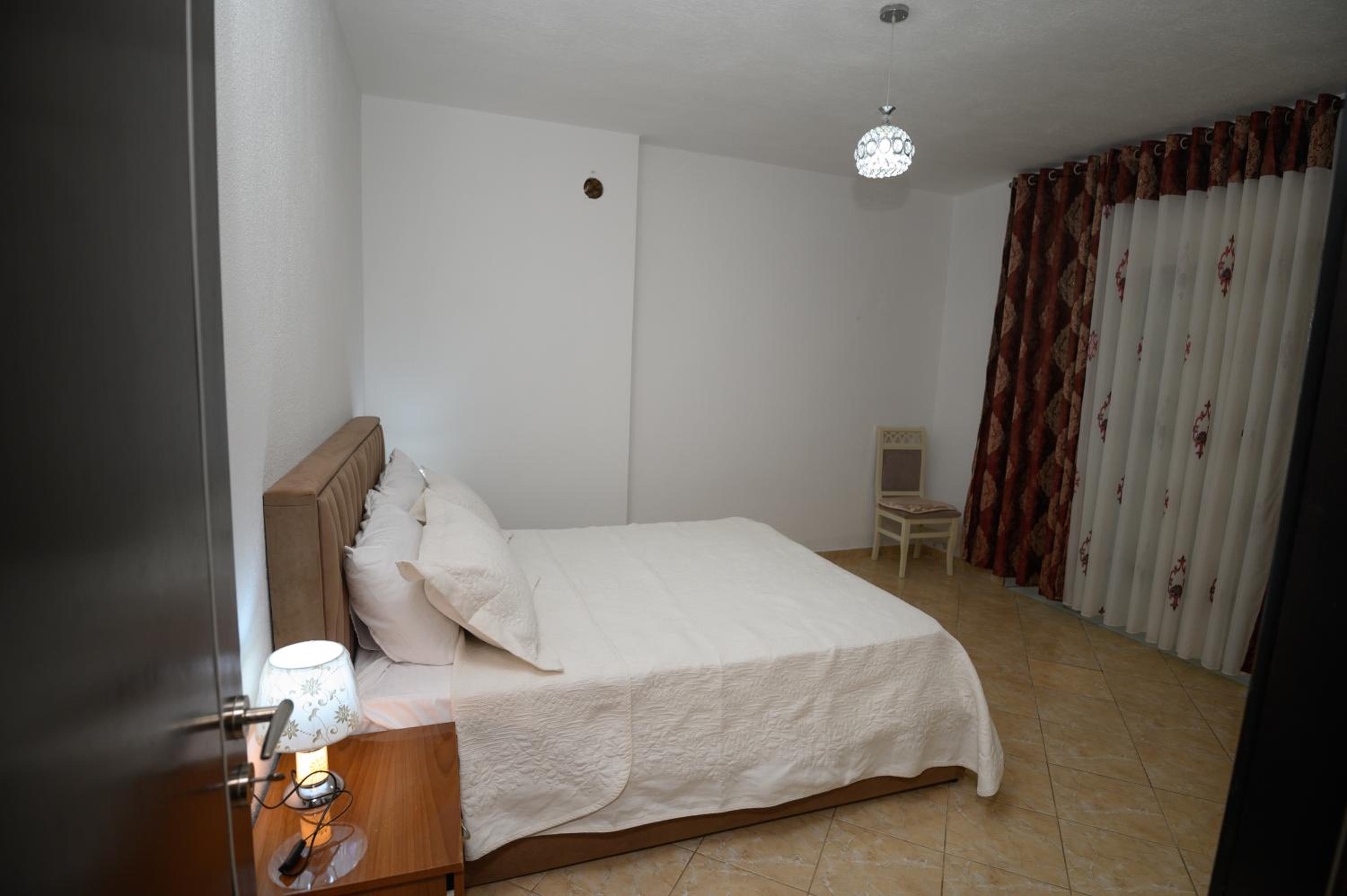 Shuli's Apartments