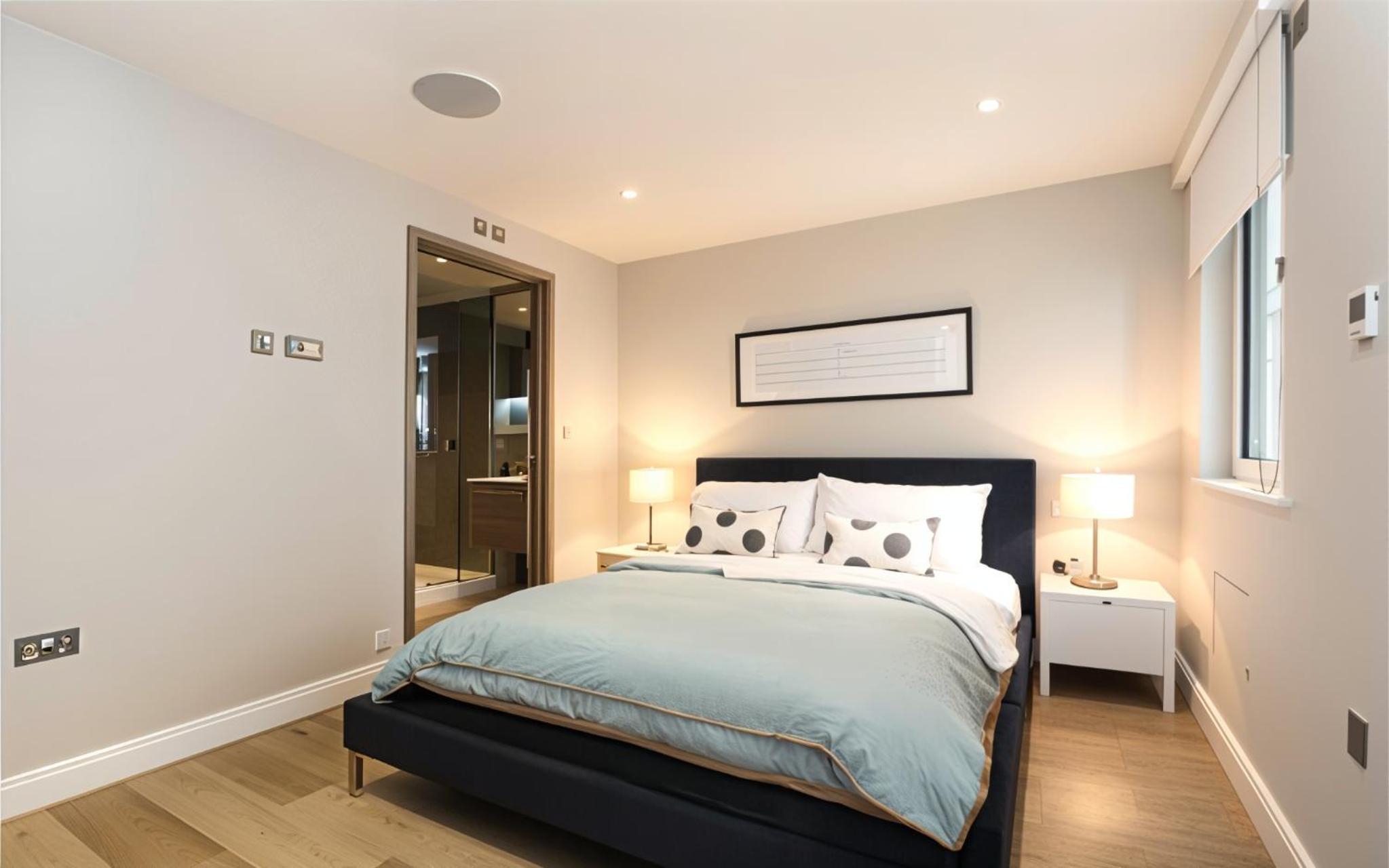 Large Apartment By Liverpool Street Station