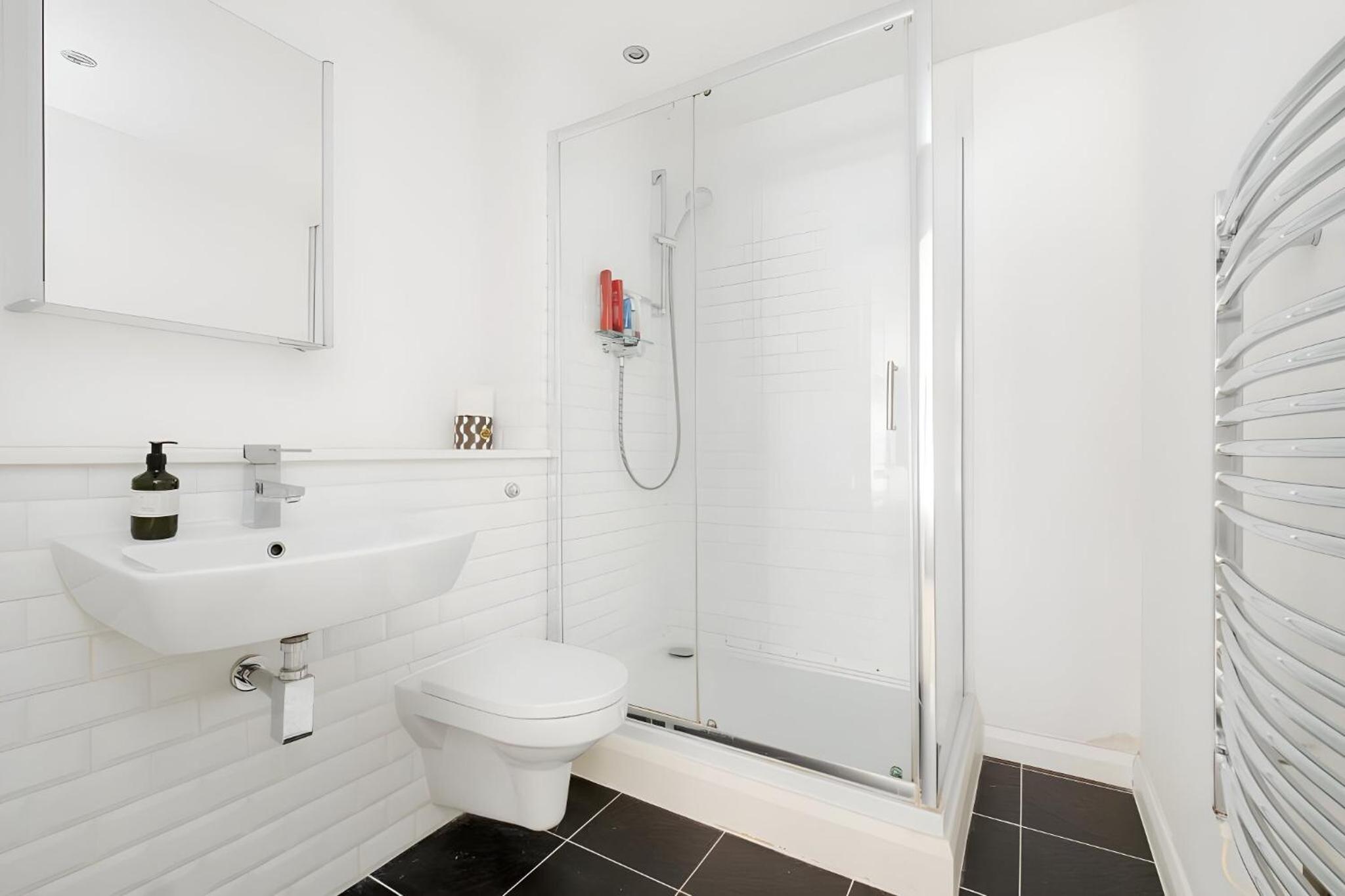 Large Apartment By Liverpool Street Station