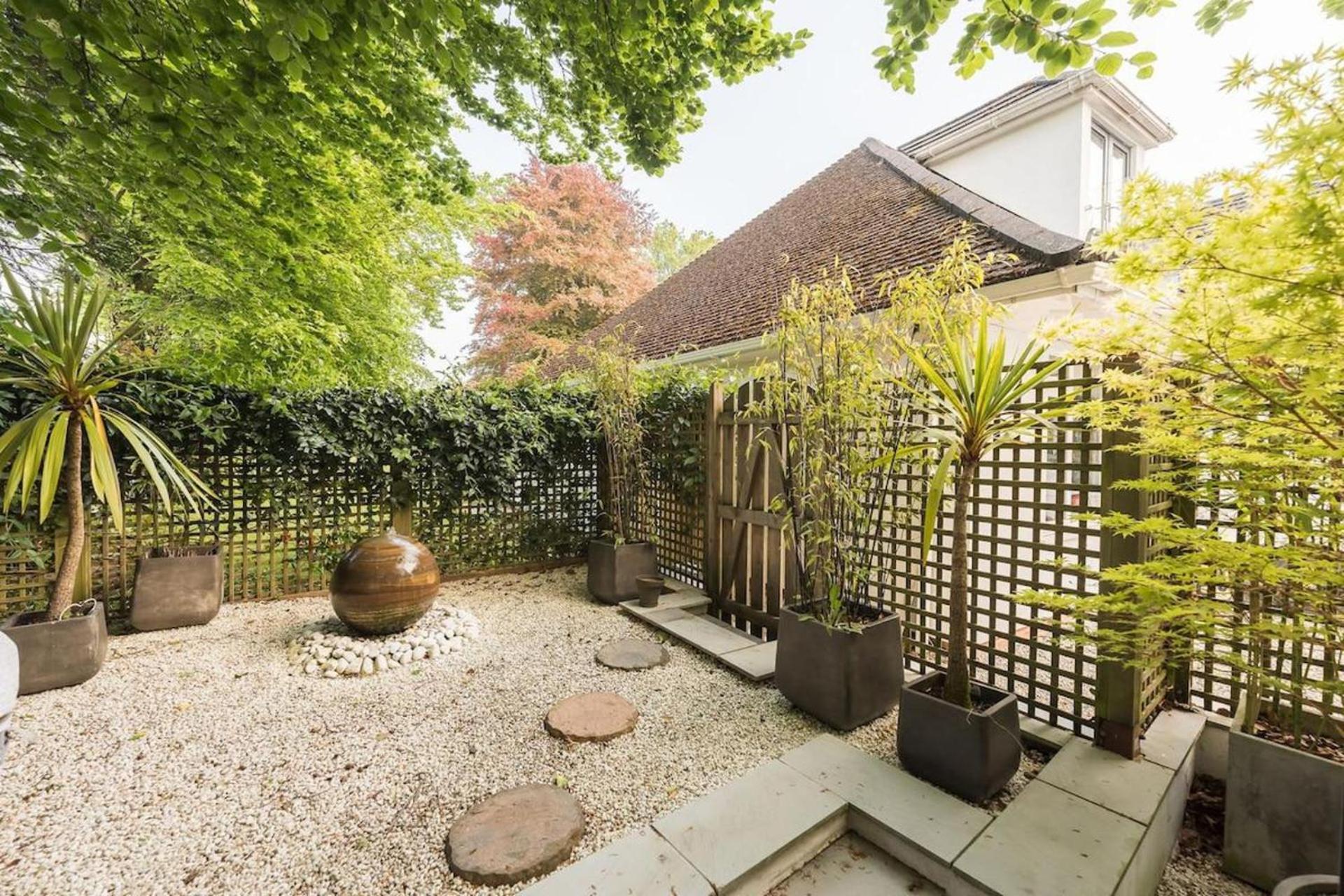 Cozy City Retreat in Bristol with parking & patio view 5