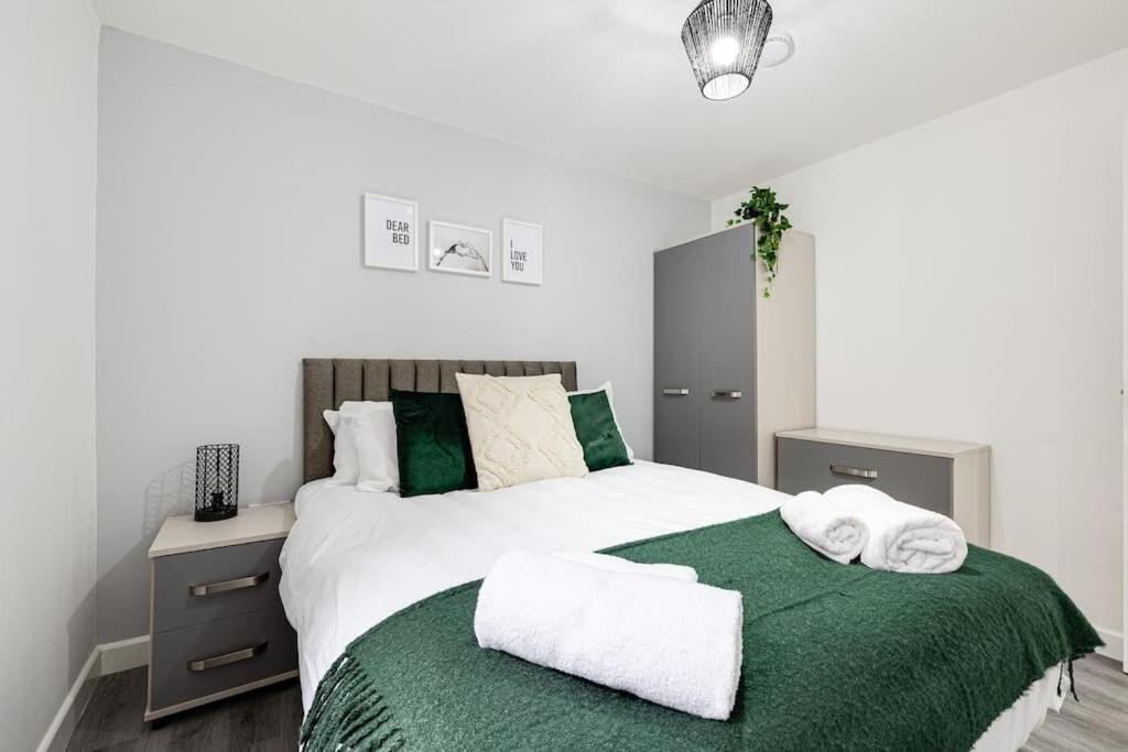 Stockport Centre Cosy 1 Bed Apartment by HASS HAUS, photo 6