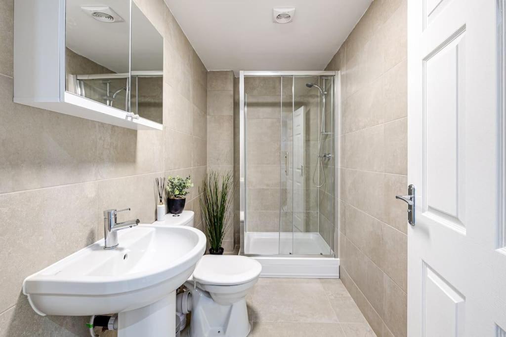Stockport Centre Cosy 1 Bed Apartment by HASS HAUS, photo 17