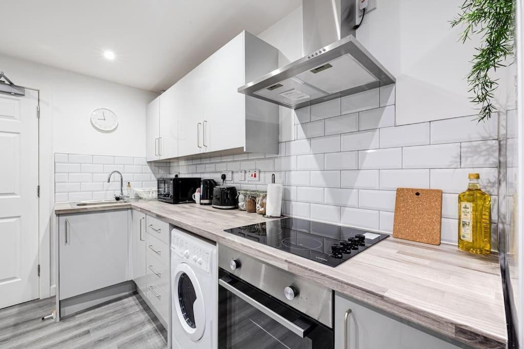 Stockport Centre Cosy 1 Bed Apartment by HASS HAUS, photo 11