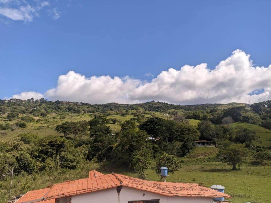 Familiar y hermosa casa de campo