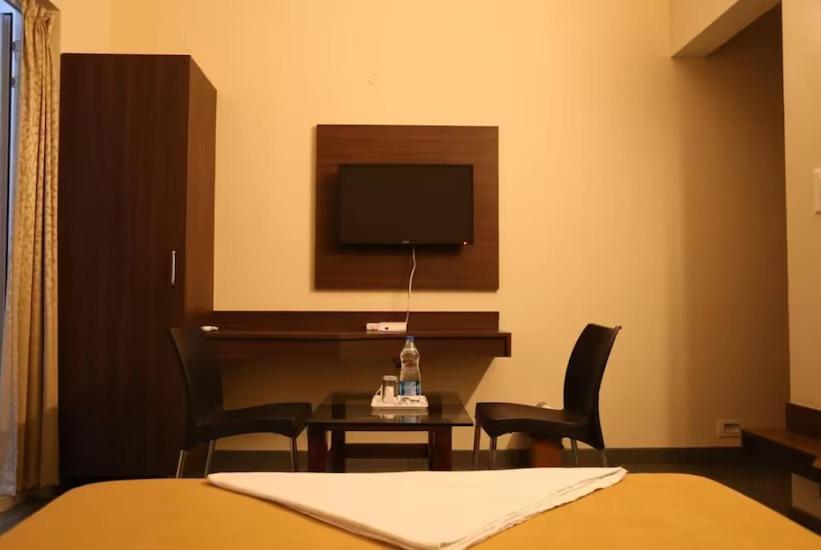 Kalinga Tavern Residency , Hatna