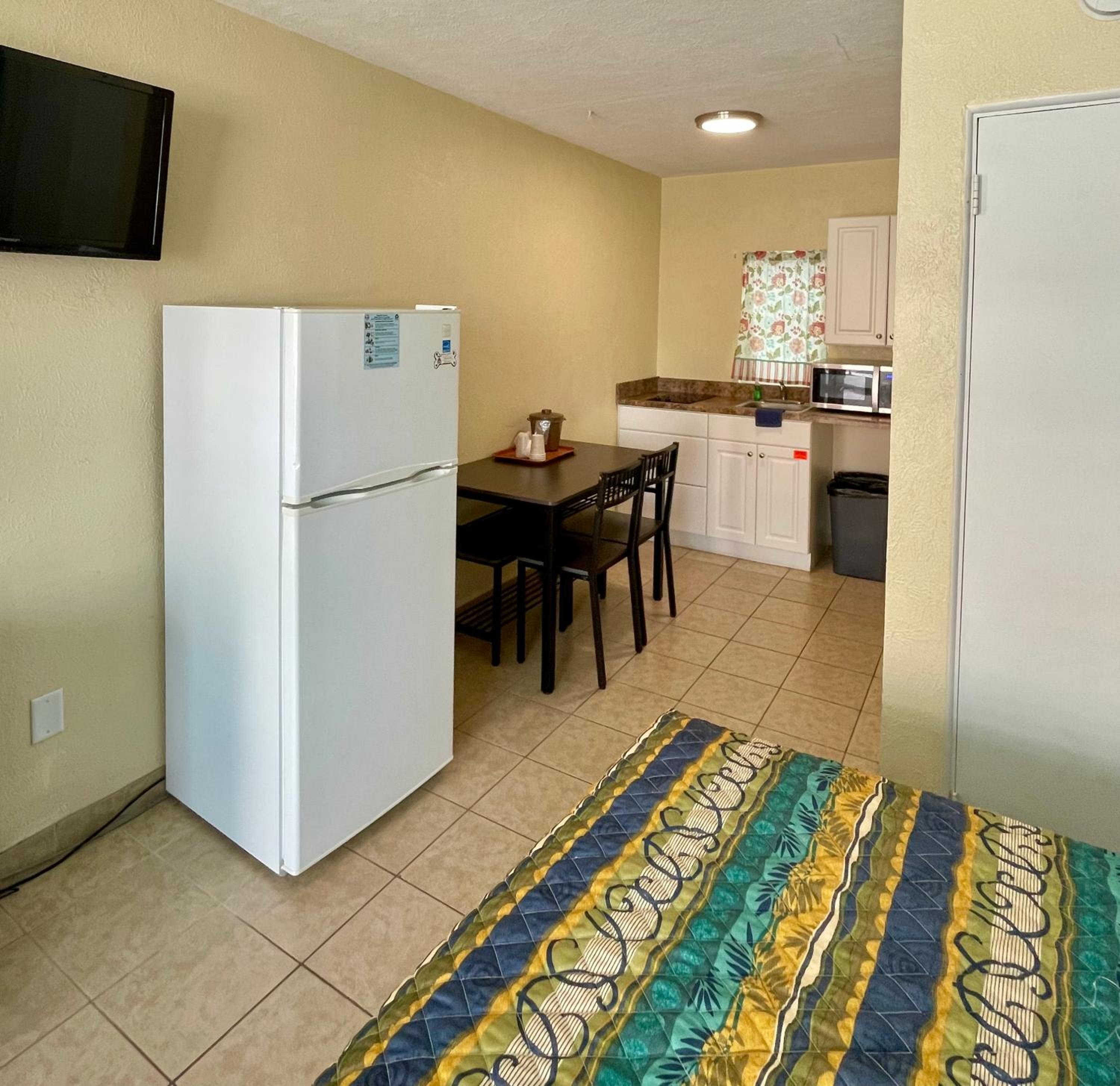 Beach Colony Motel