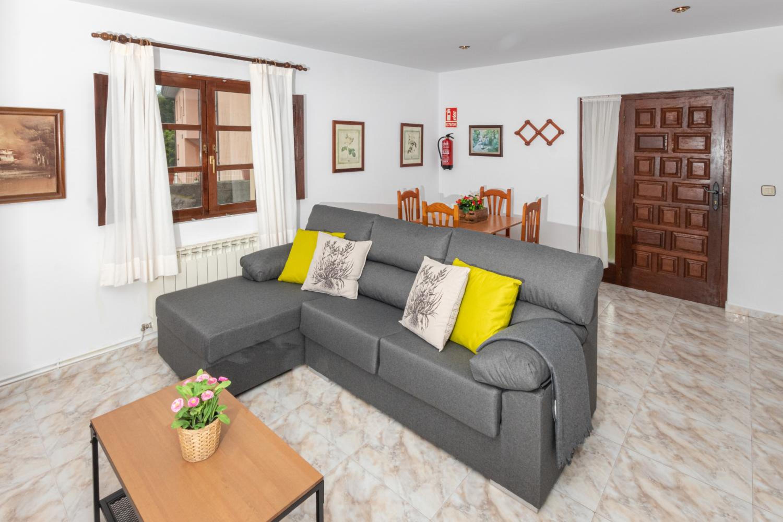Apartamentos Rurales El Acebo