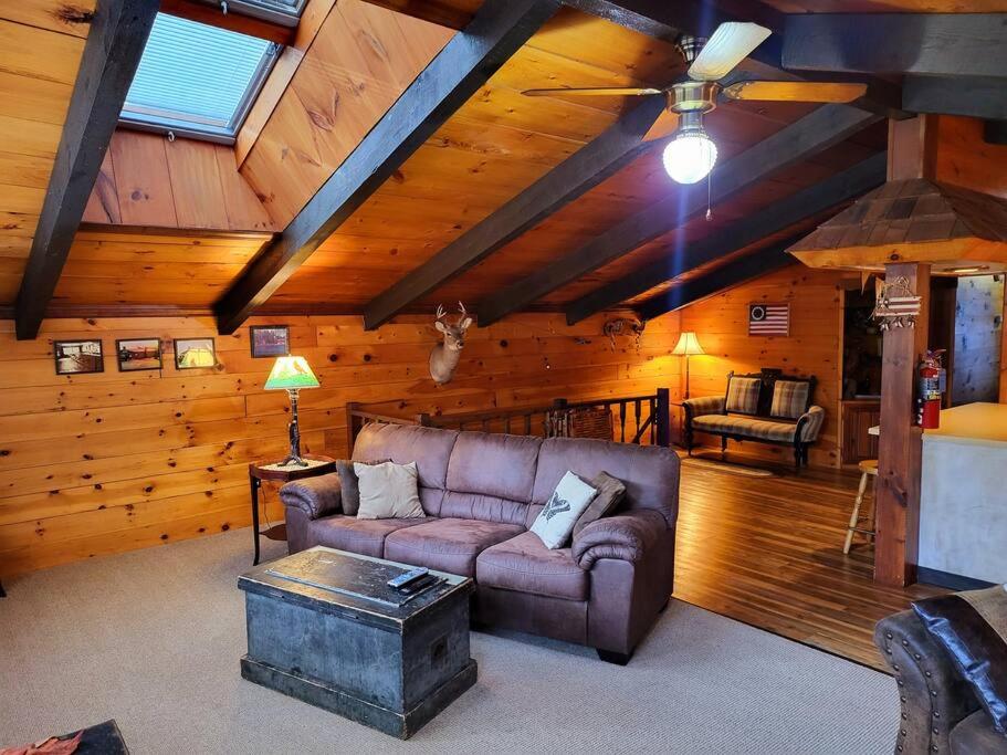 Super spacious, lakefront, beautiful, king beds - Northern view 3