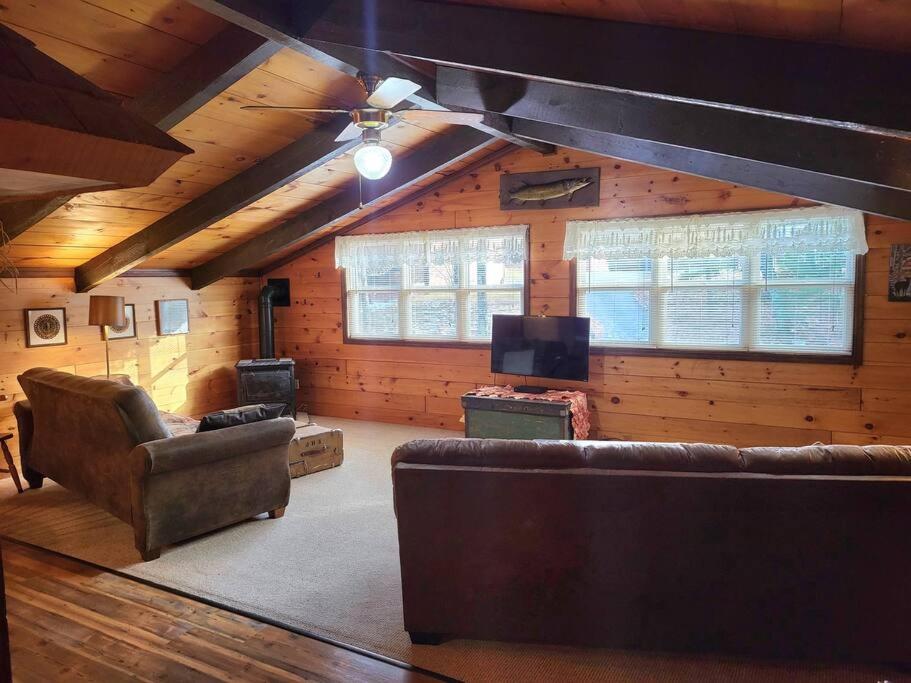 Super spacious, lakefront, beautiful, king beds - Northern view 5