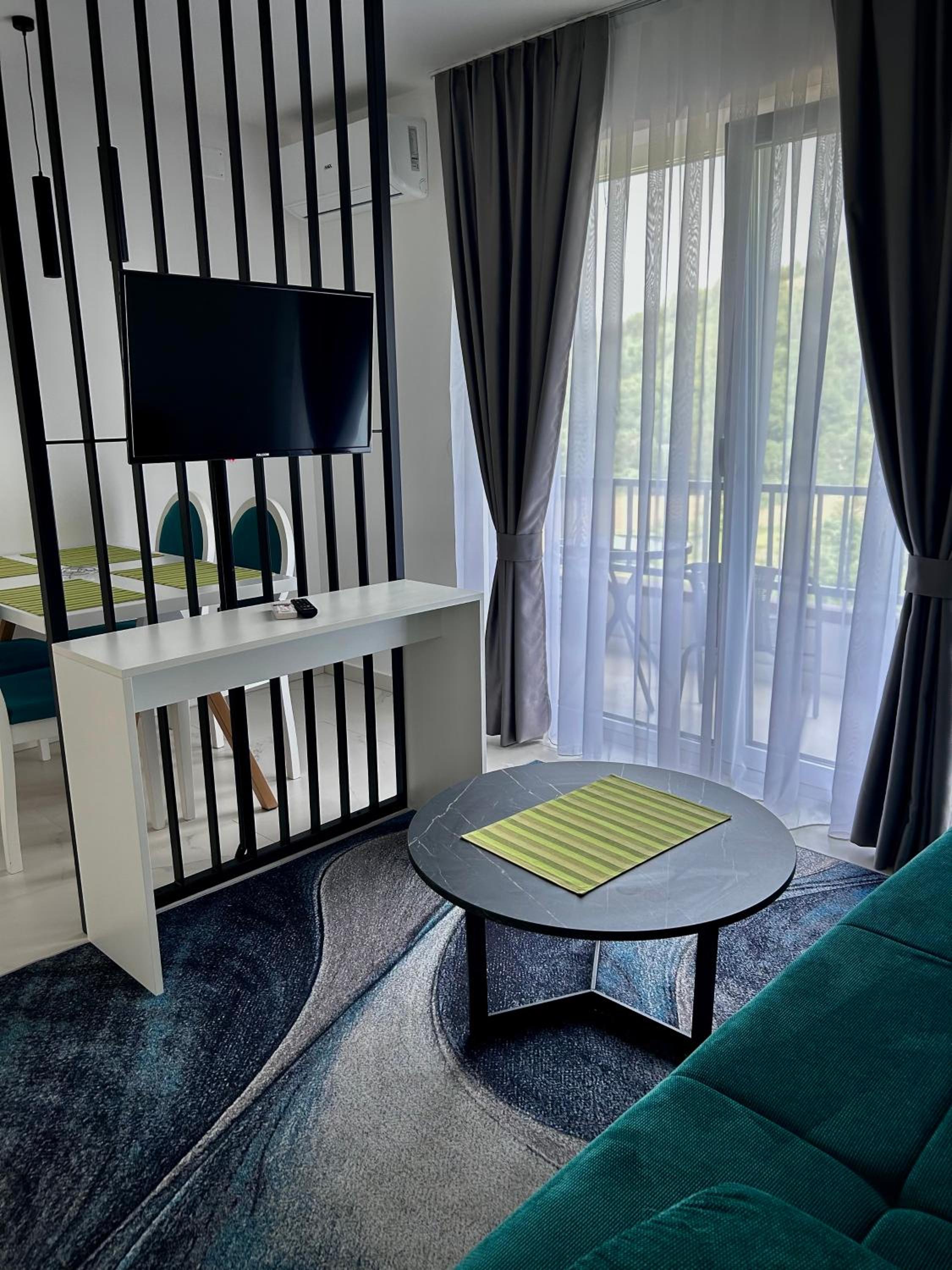 Sunny Corner Apartments